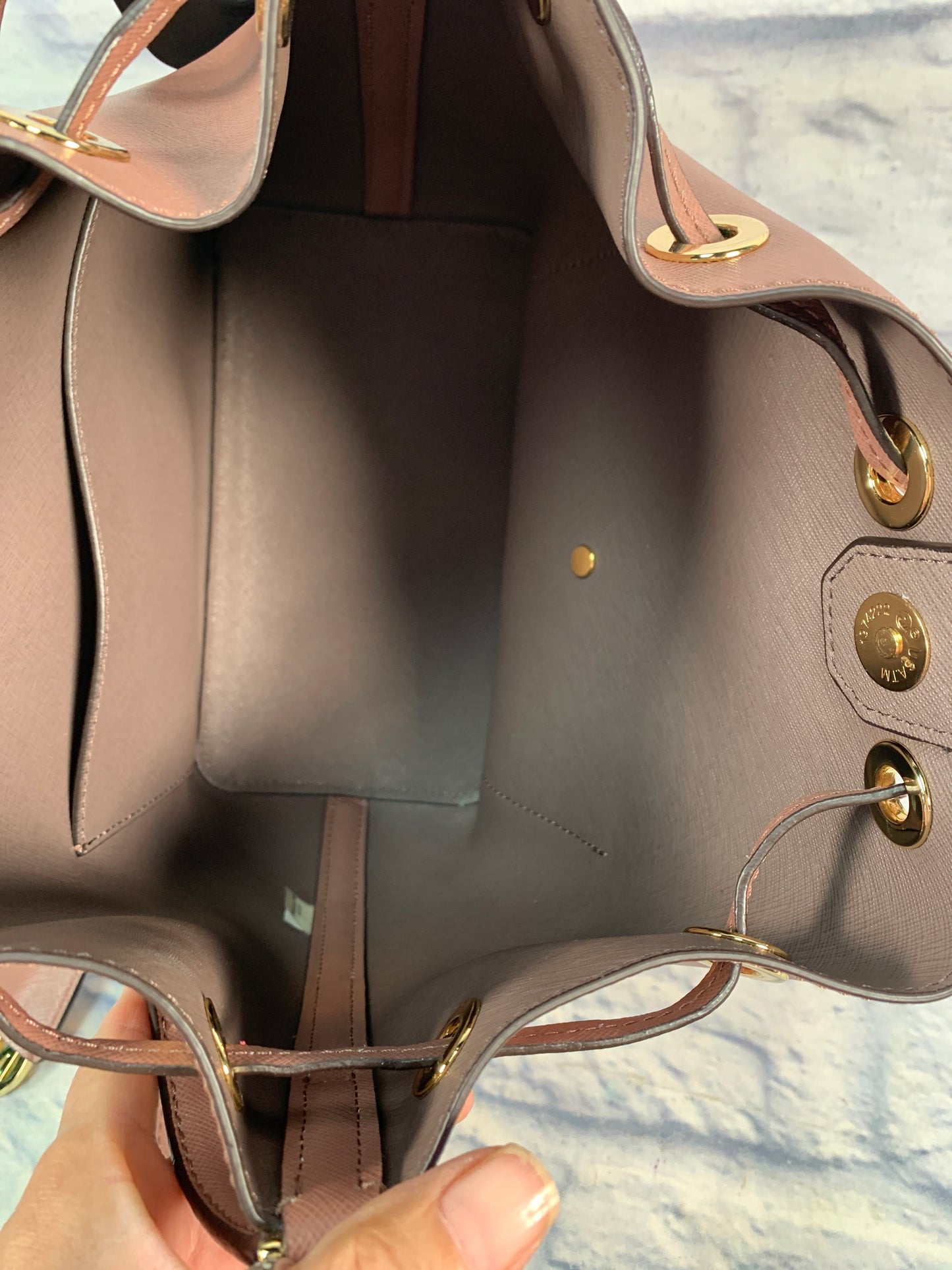 Crossbody Leather By Michael By Michael Kors, Size: Medium