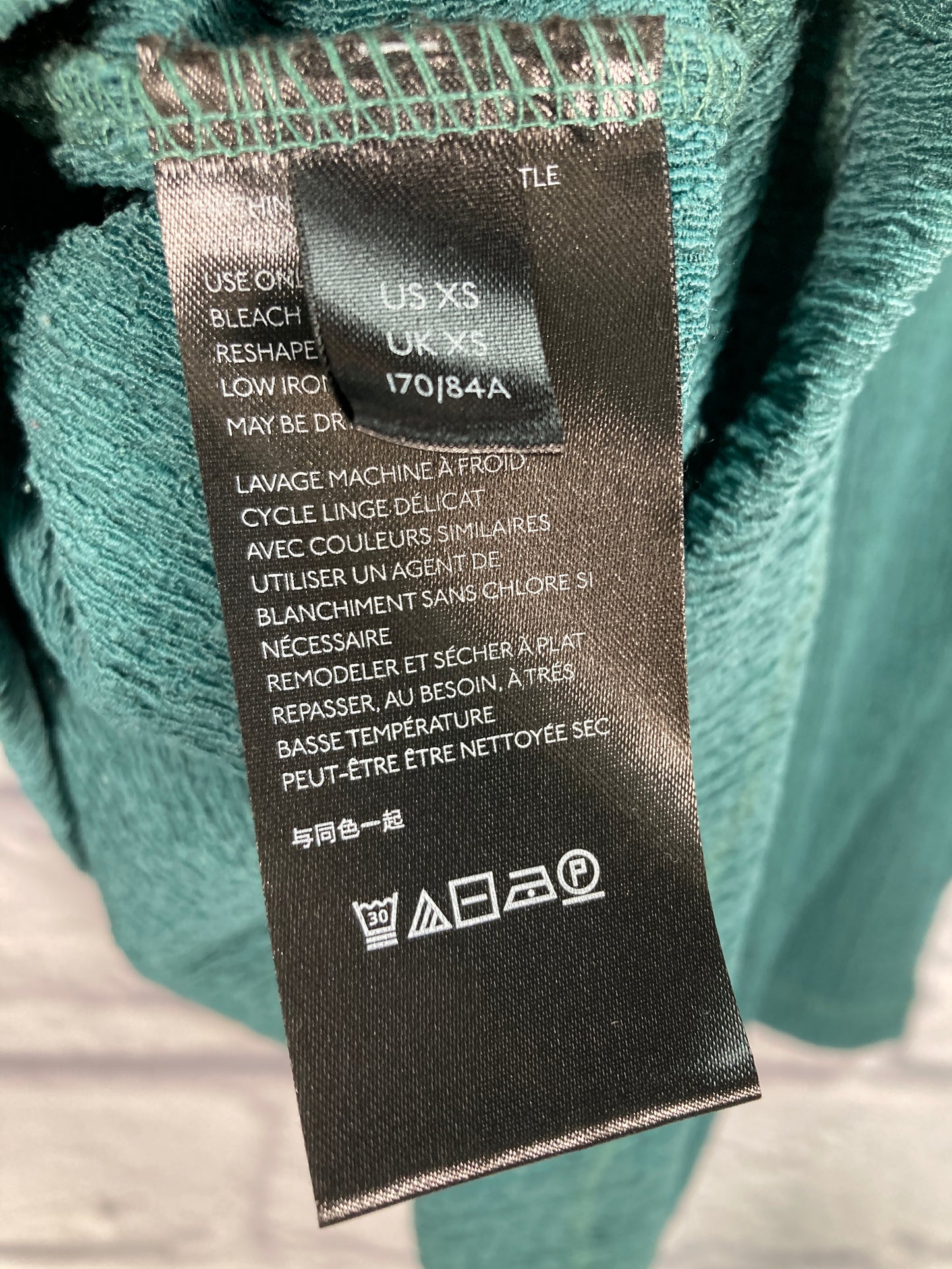 Top Long Sleeve By Anthropologie In Green, Size: Xs