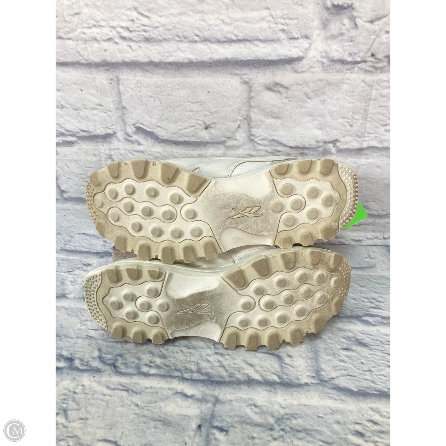 Shoes Sneakers By Reebok In Cream, Size: 8.5