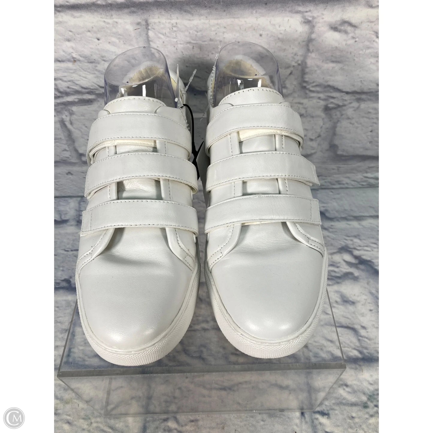 Shoes Sneakers By Kenneth Cole In White, Size: 9.5