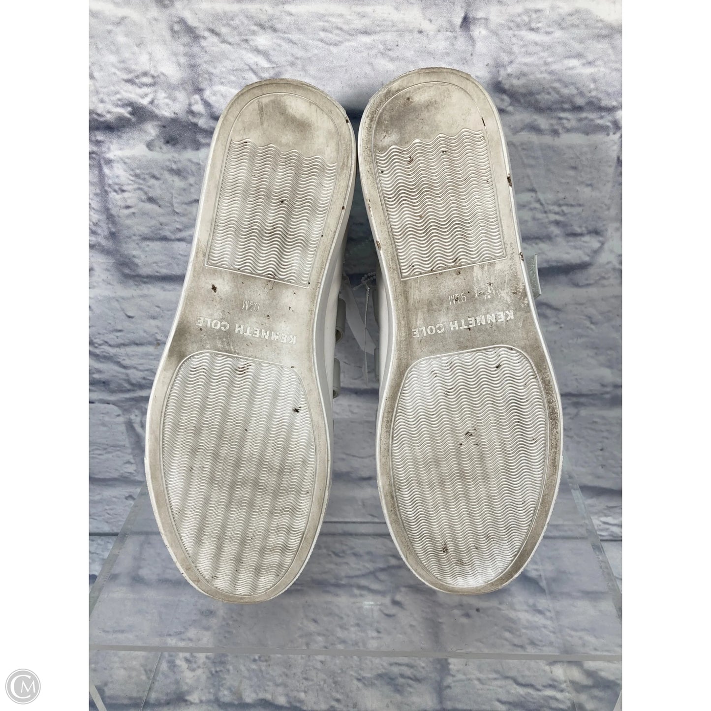 Shoes Sneakers By Kenneth Cole In White, Size: 9.5