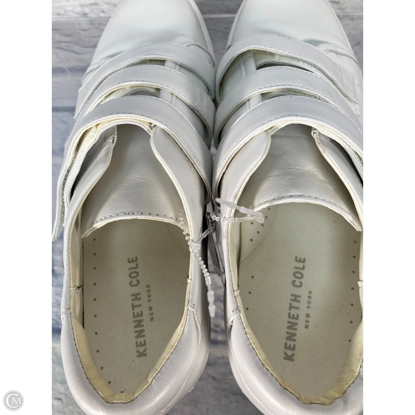 Shoes Sneakers By Kenneth Cole In White, Size: 9.5