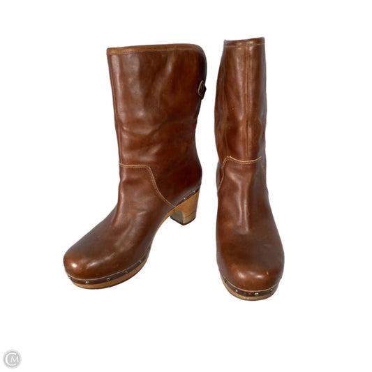 Boots Designer By Ugg In Brown, Size: 9