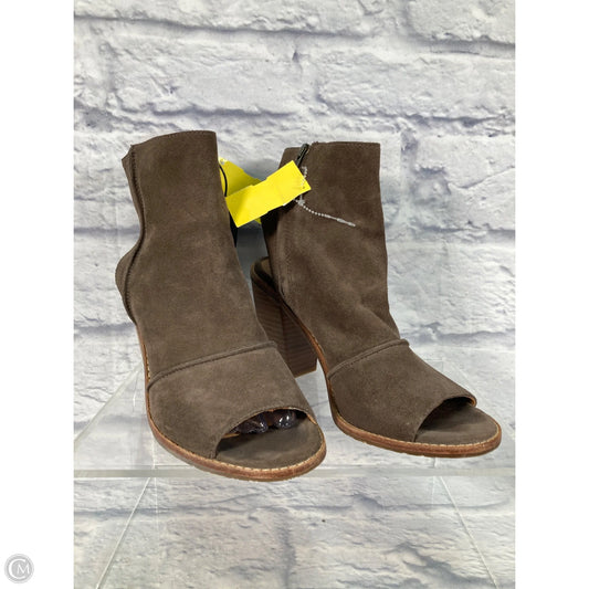 Boots Designer By Ugg In Taupe, Size: 9
