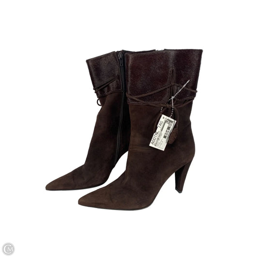 Boots Designer By Stuart Weitzman In Brown, Size: 6.5
