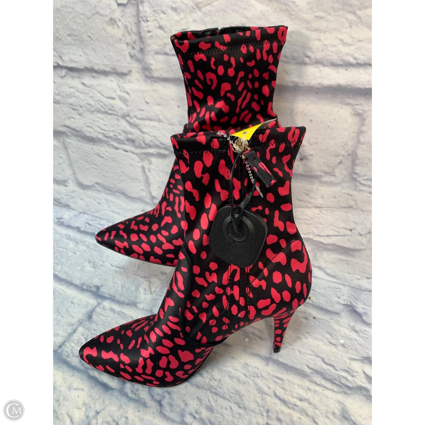 Boots Designer By Alice + Olivia In Black & Pink, Size: 8