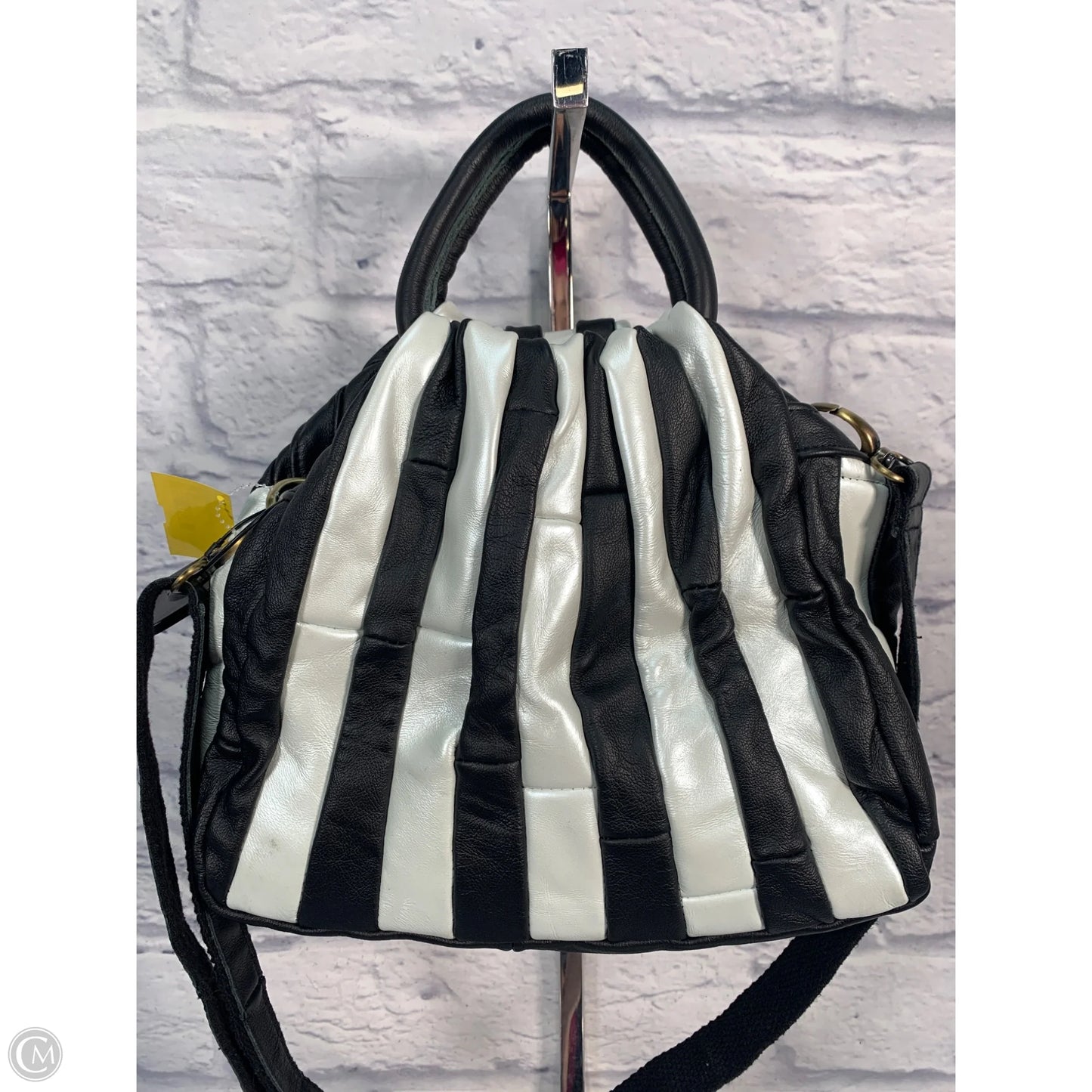 Crossbody Leather By Clothes Mentor, Size: Medium