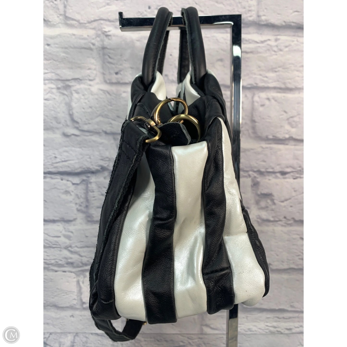 Crossbody Leather By Clothes Mentor, Size: Medium