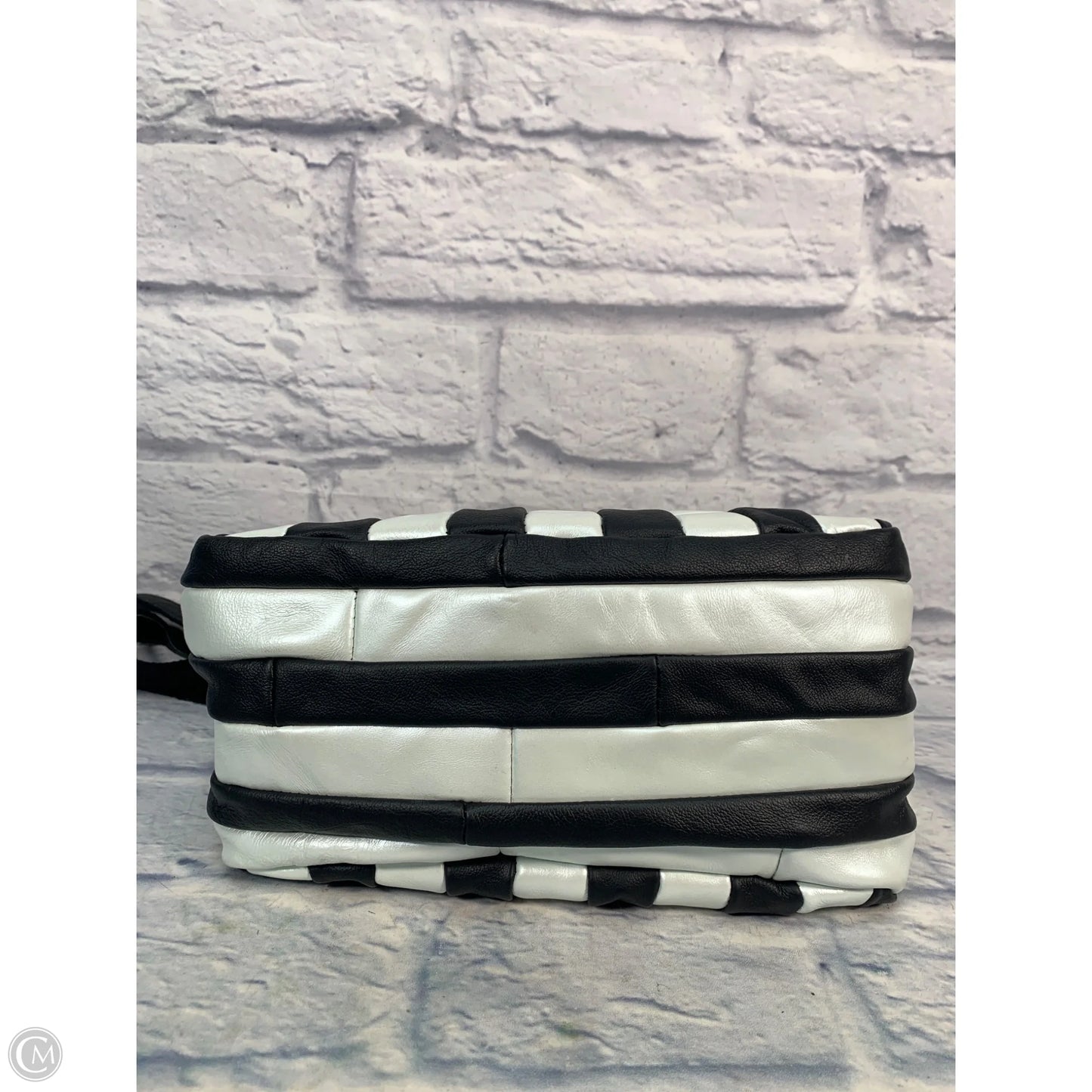 Crossbody Leather By Clothes Mentor, Size: Medium