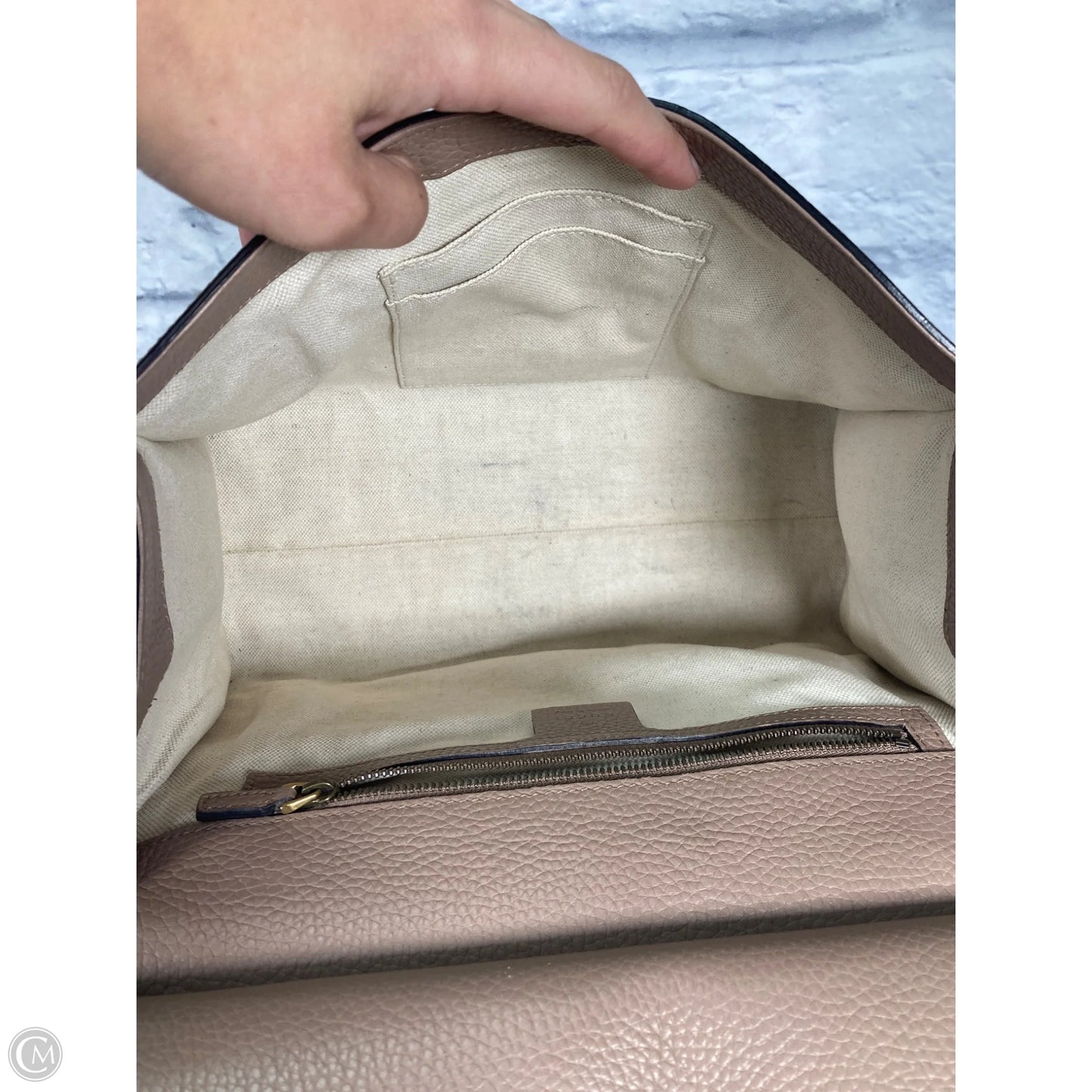 Crossbody Luxury Designer By Gucci, Size: Medium