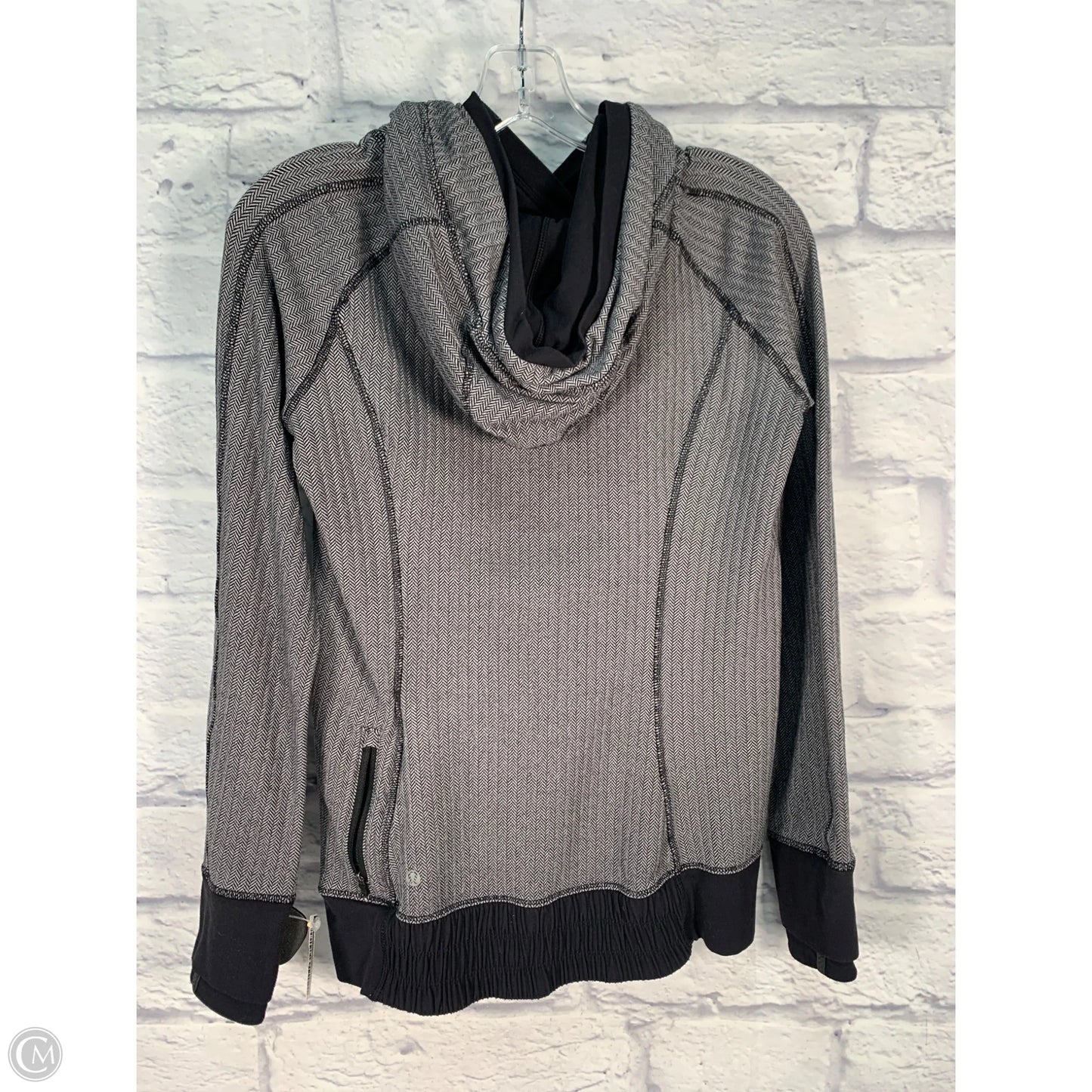 Athletic Top Long Sleeve Hoodie By Lululemon In Black & White, Size: S
