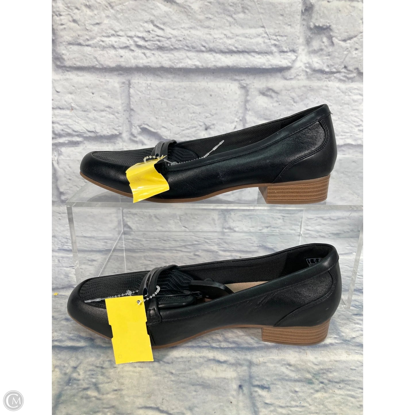 Shoes Flats By Clarks In Black, Size: 9