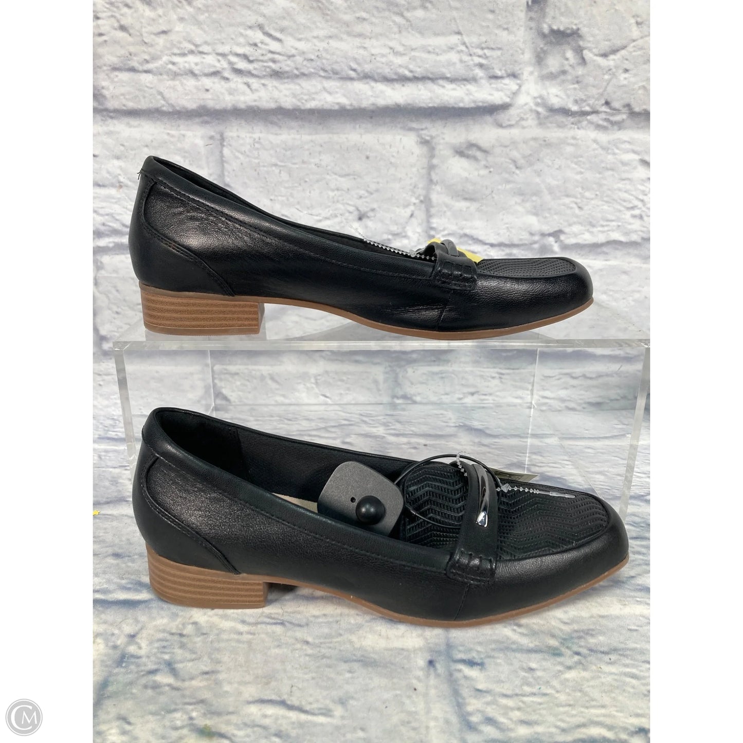 Shoes Flats By Clarks In Black, Size: 9