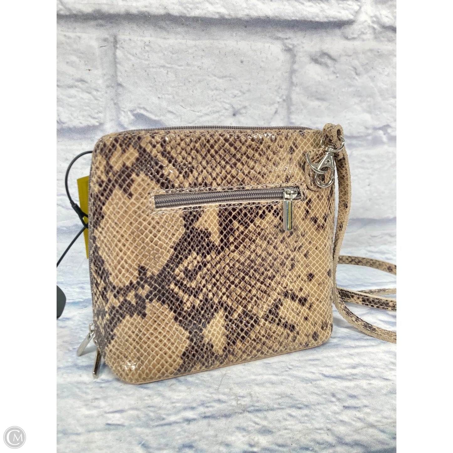 Crossbody Leather By Clothes Mentor, Size: Medium