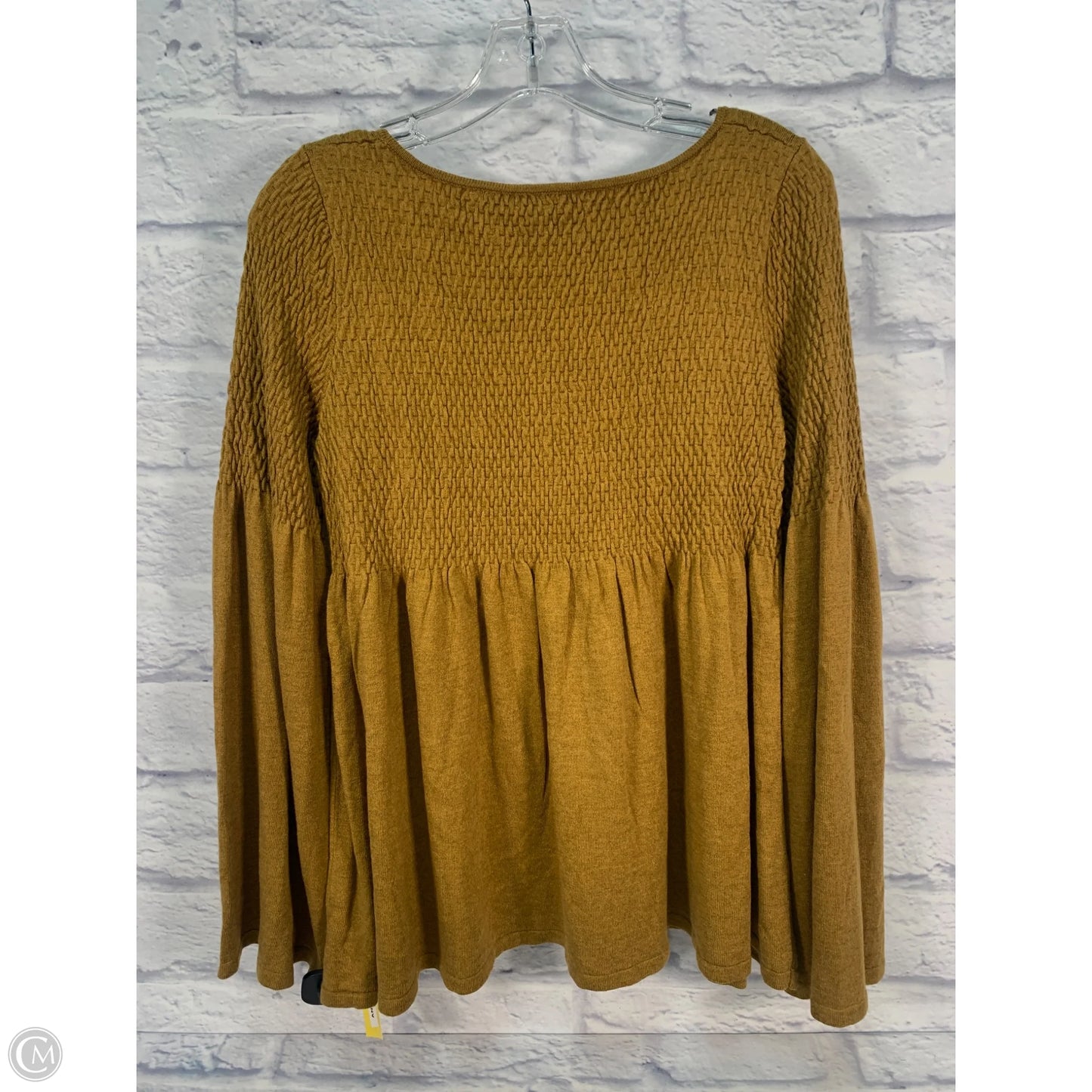 Top Long Sleeve By Knitted And Knotted In Yellow, Size: M