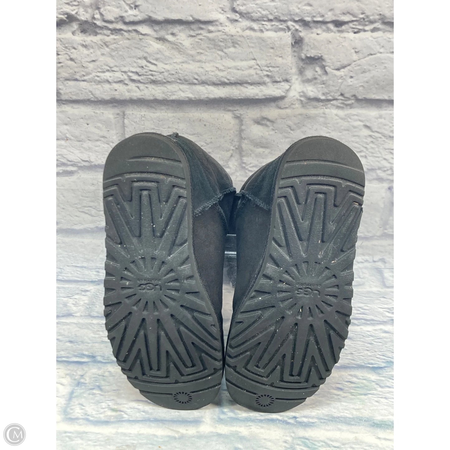 Boots Designer By Ugg In Black, Size: 8