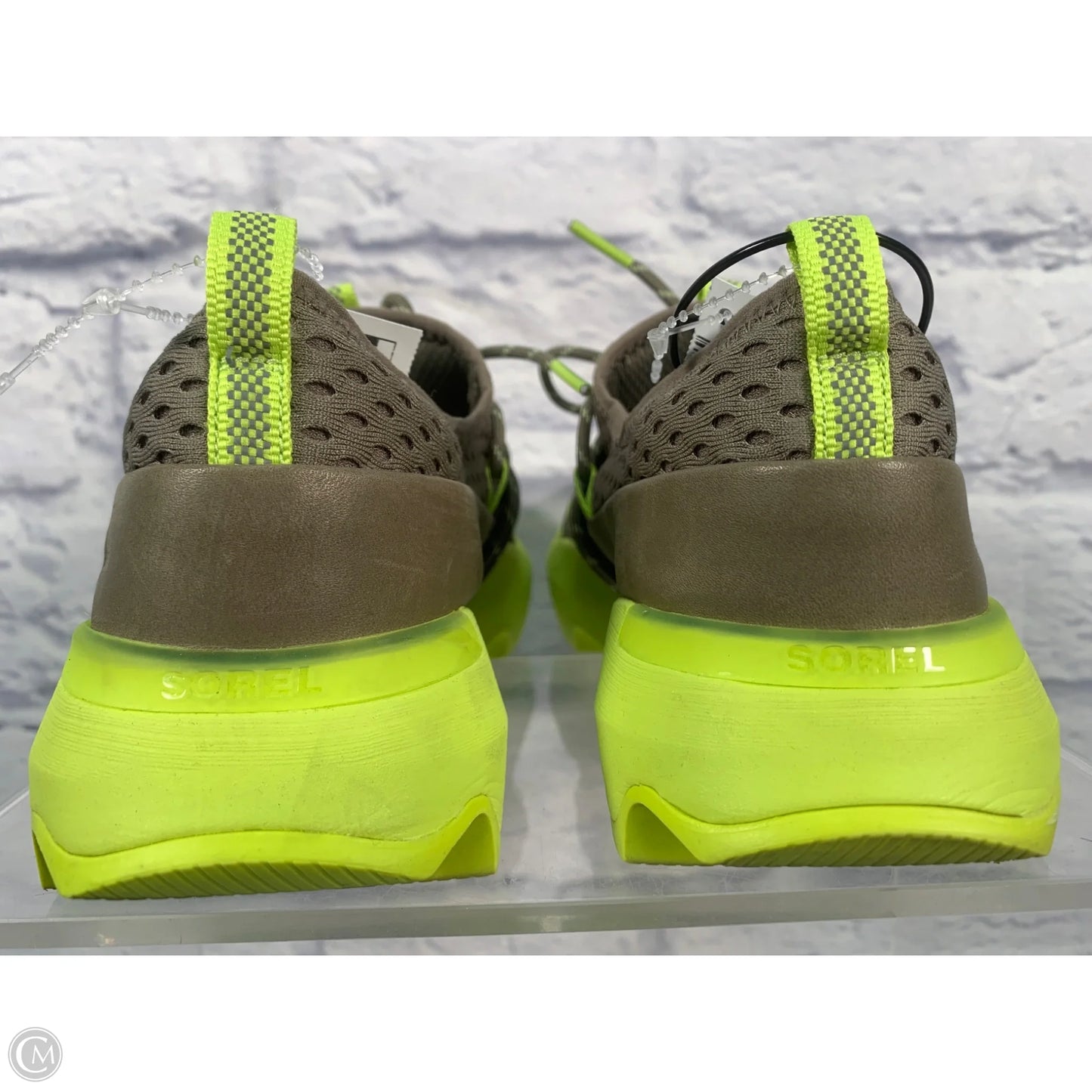 Shoes Athletic By Sorel In Green, Size: 7.5