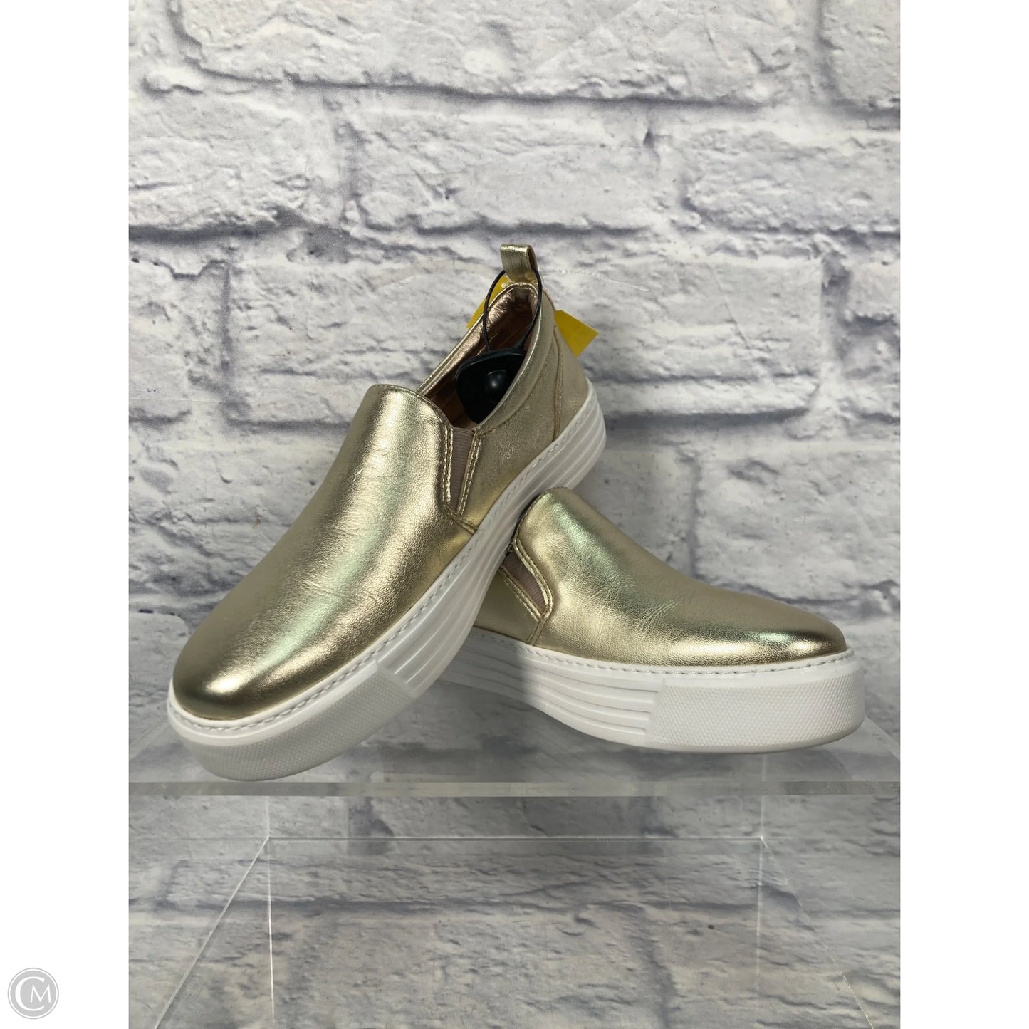 Shoes Sneakers By Earth In Gold & White, Size: 7