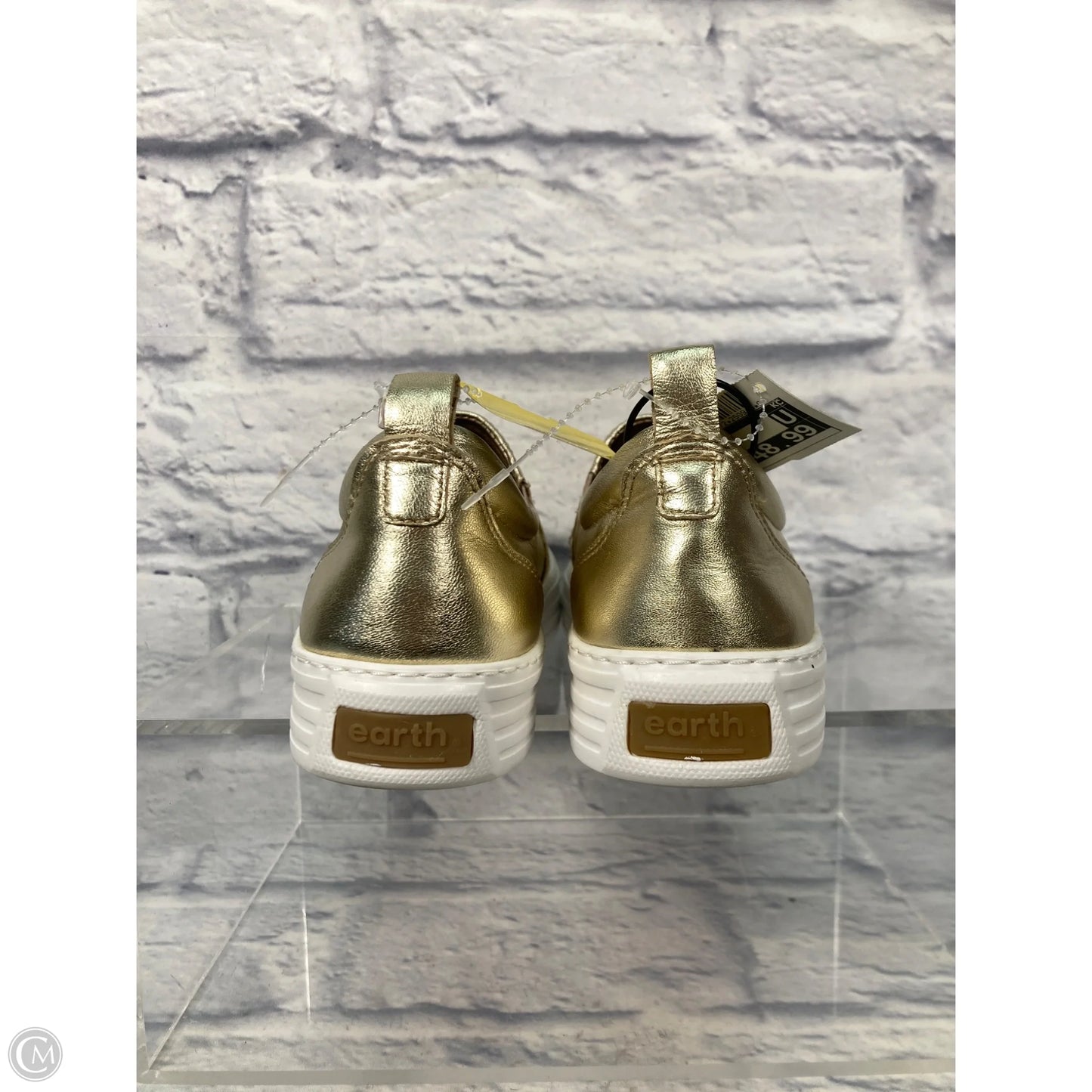 Shoes Sneakers By Earth In Gold & White, Size: 7
