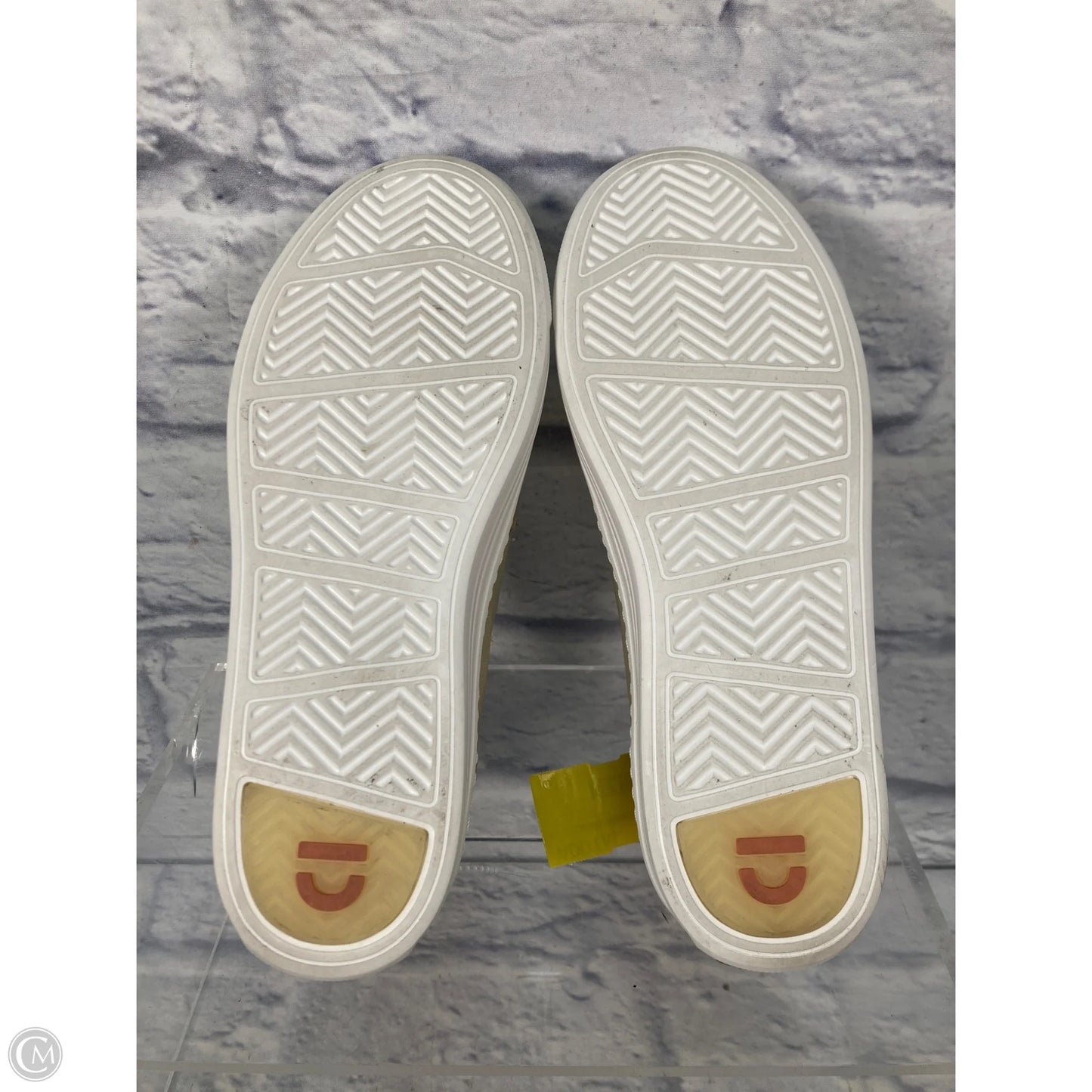 Shoes Sneakers By Earth In Gold & White, Size: 7