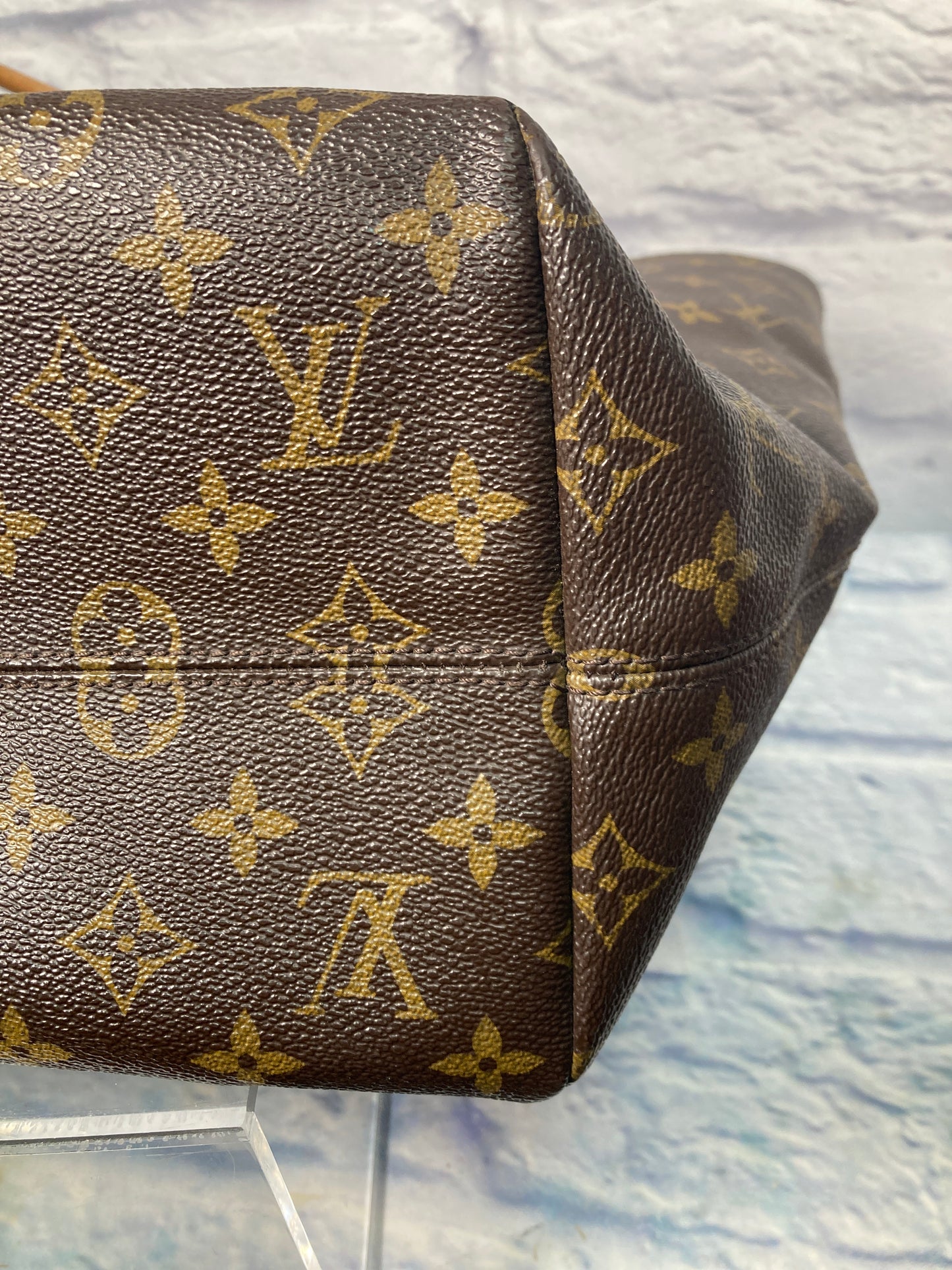 Handbag Luxury Designer By Louis Vuitton, Size: Large