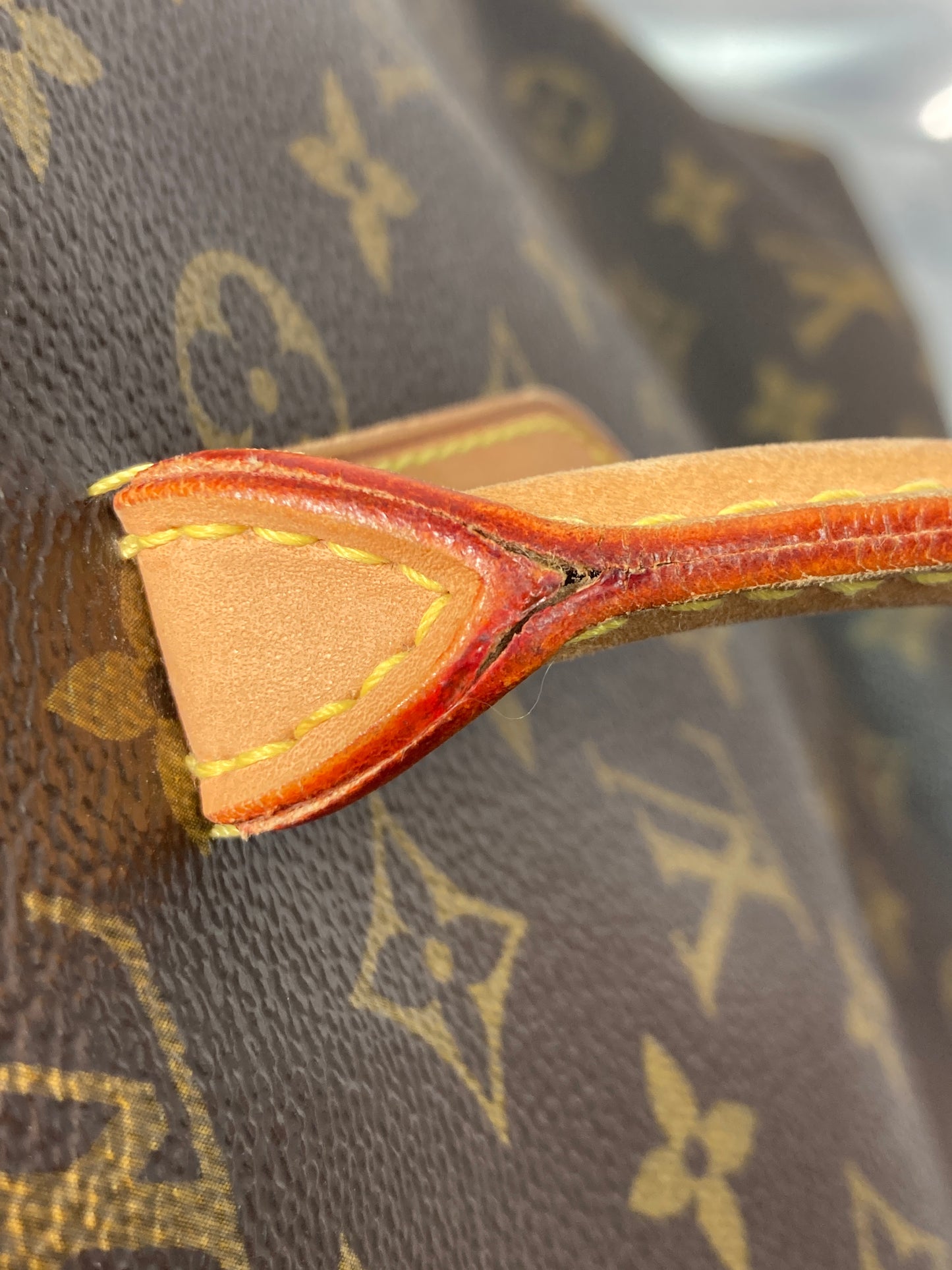 Handbag Luxury Designer By Louis Vuitton, Size: Large