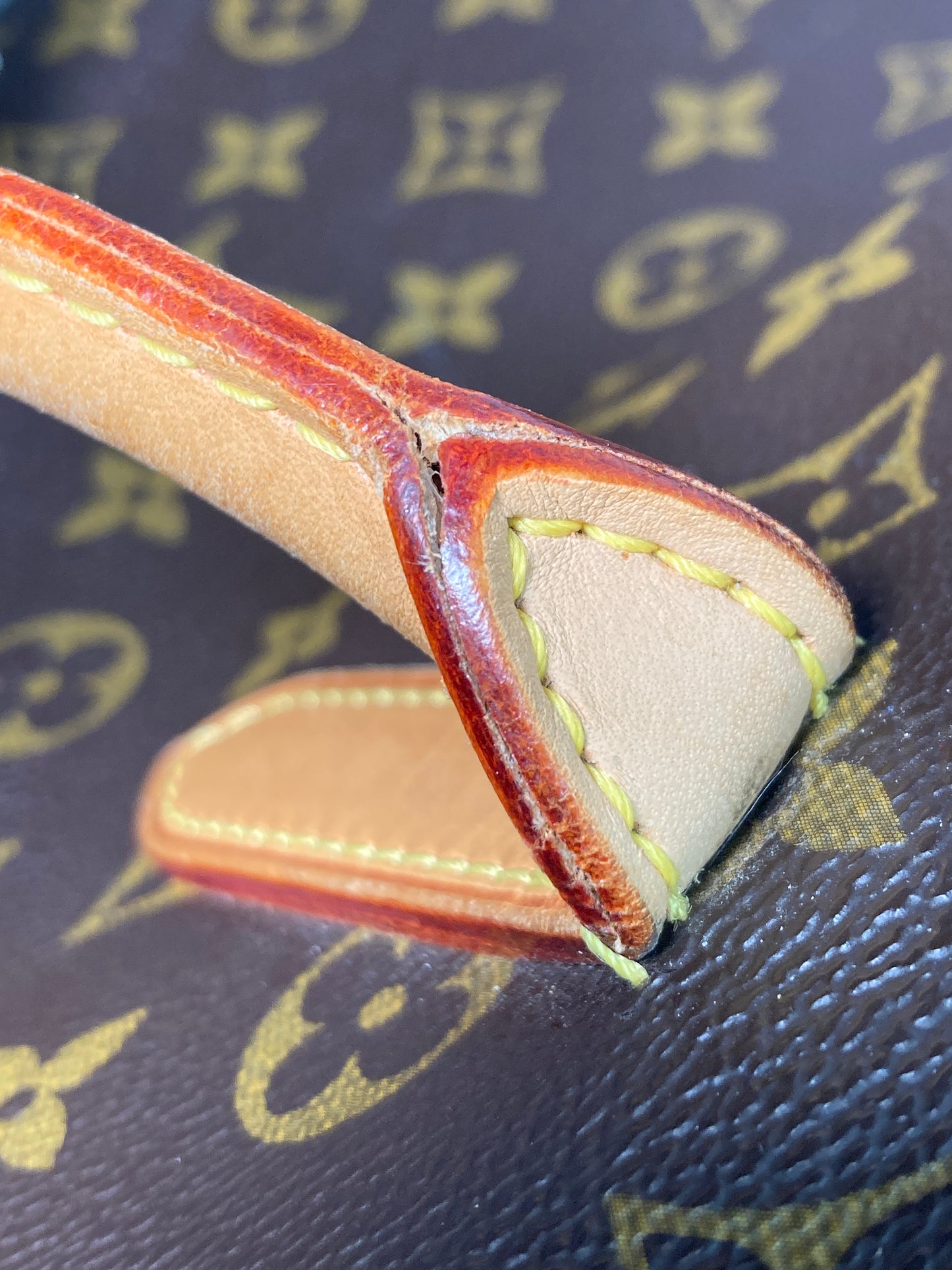 Handbag Luxury Designer By Louis Vuitton, Size: Large