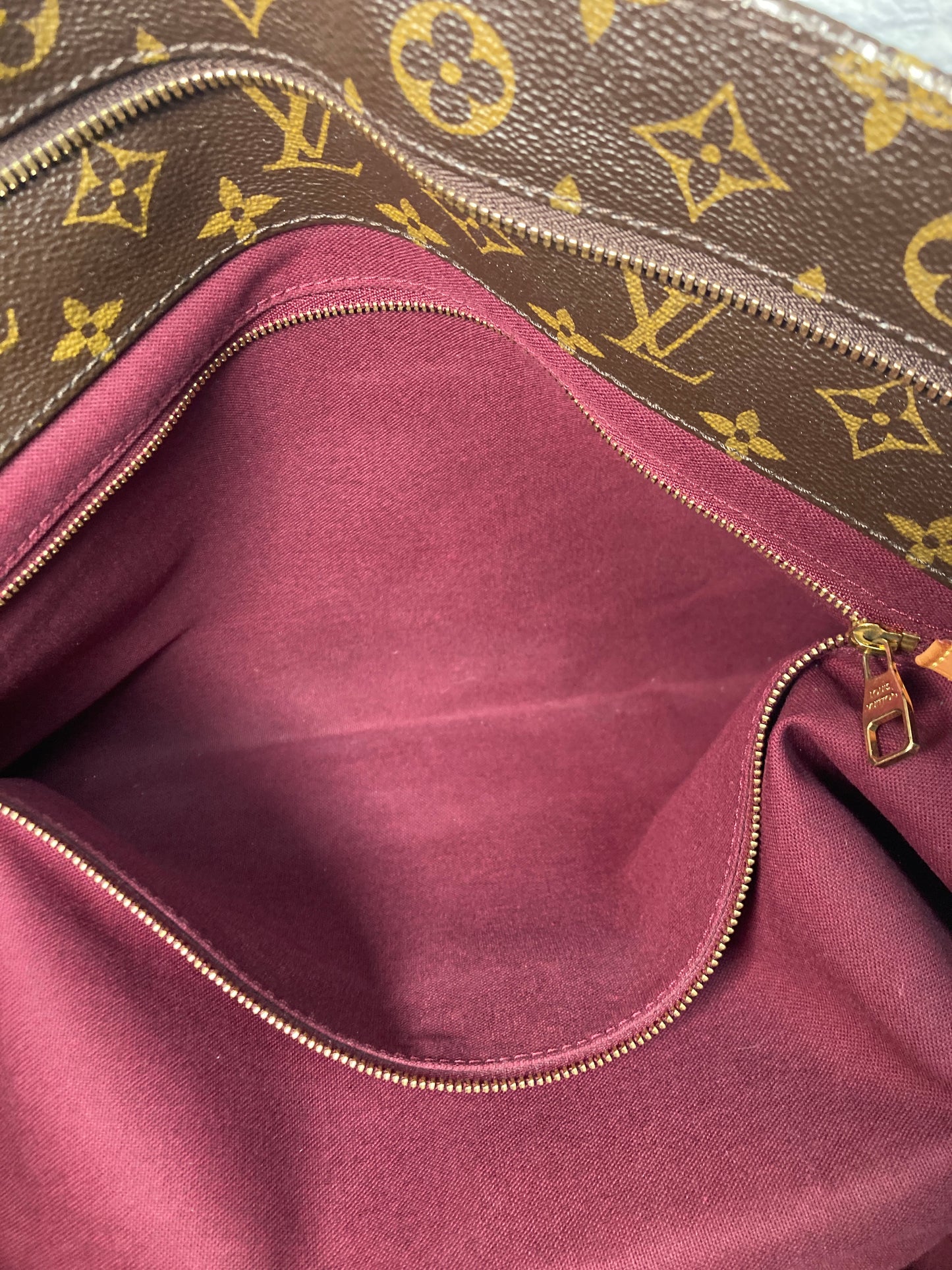 Handbag Luxury Designer By Louis Vuitton, Size: Large