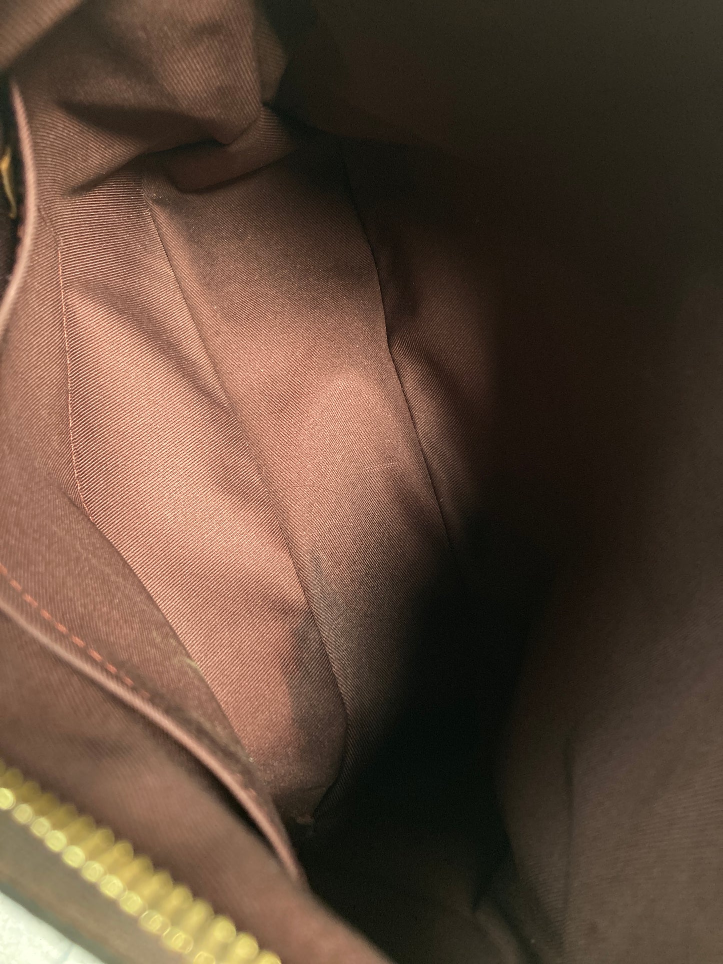 Crossbody Luxury Designer By Louis Vuitton, Size: Large