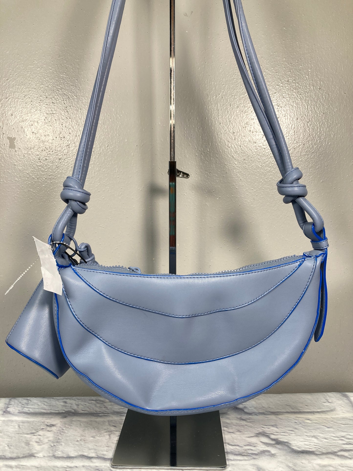 Crossbody By Clothes Mentor Size: Large