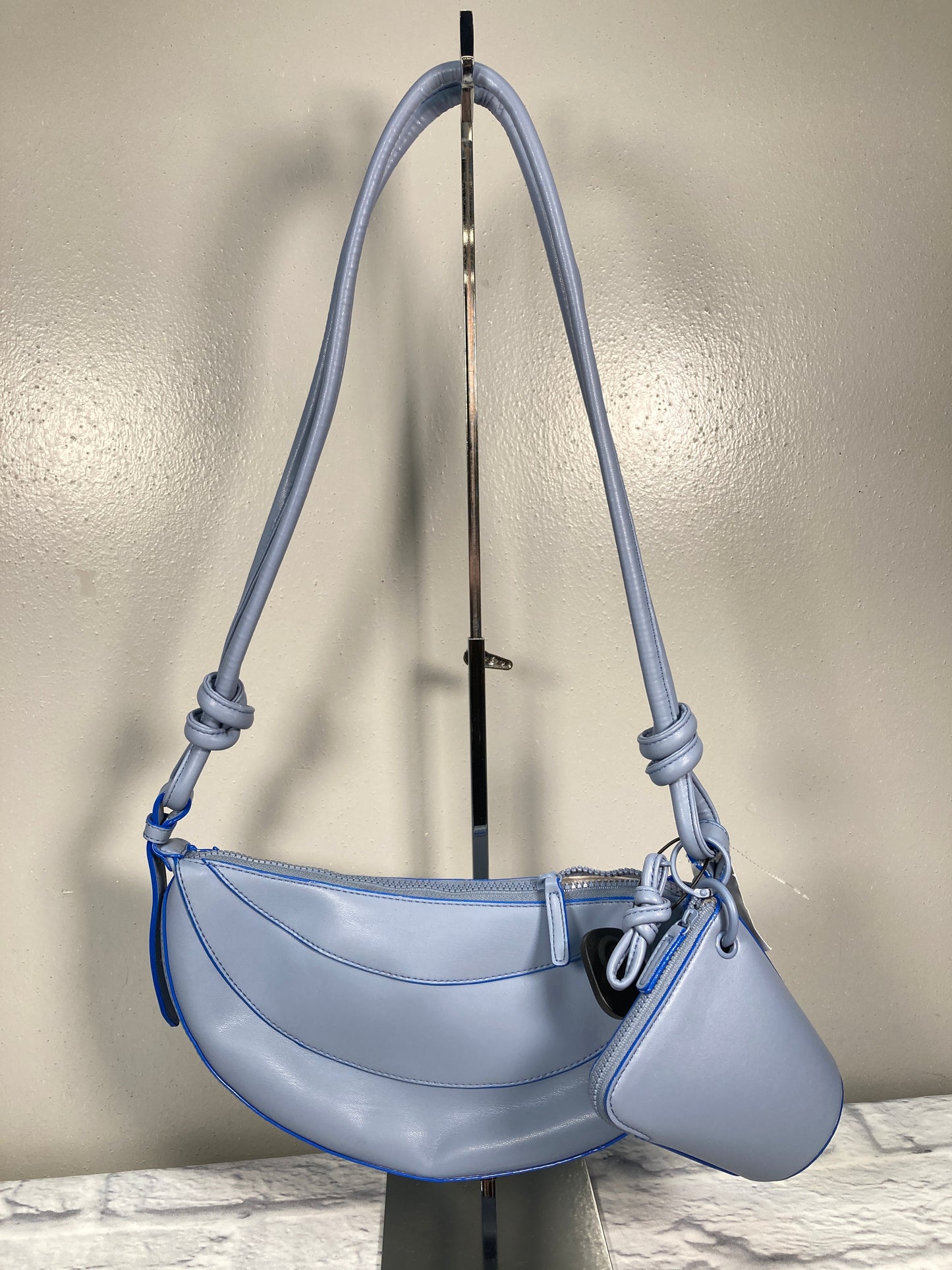 Crossbody By Clothes Mentor Size: Large