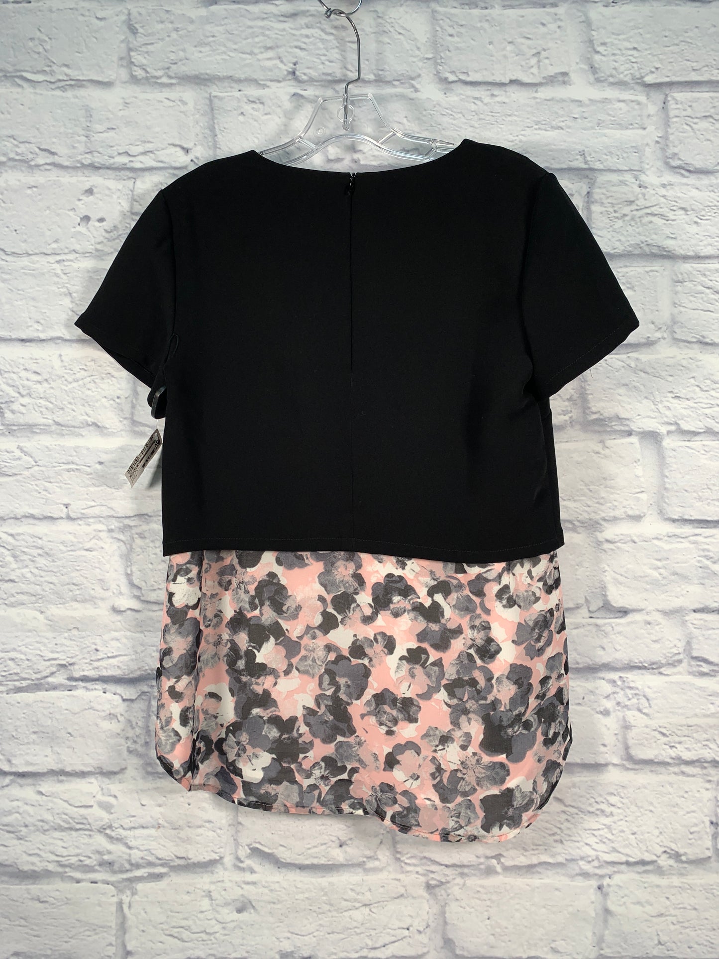 Top Short Sleeve By Bailey 44 In Black & Pink, Size: M