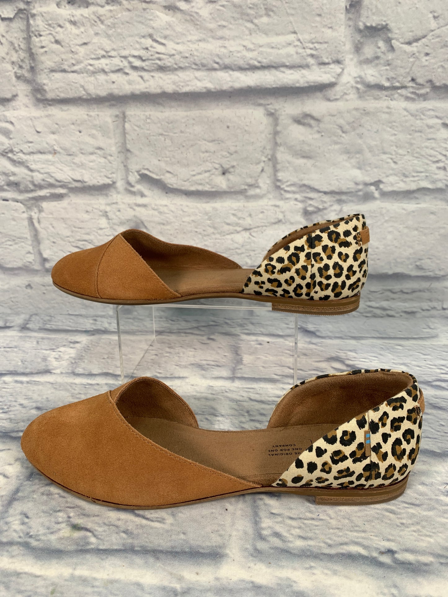 Shoes Flats By Toms In Brown, Size: 9