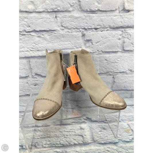 Boots Ankle Heels By Clothes Mentor In Cream, Size: 8.5