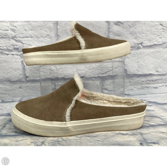 Shoes Sneakers By Clothes Mentor In Grey, Size: 7