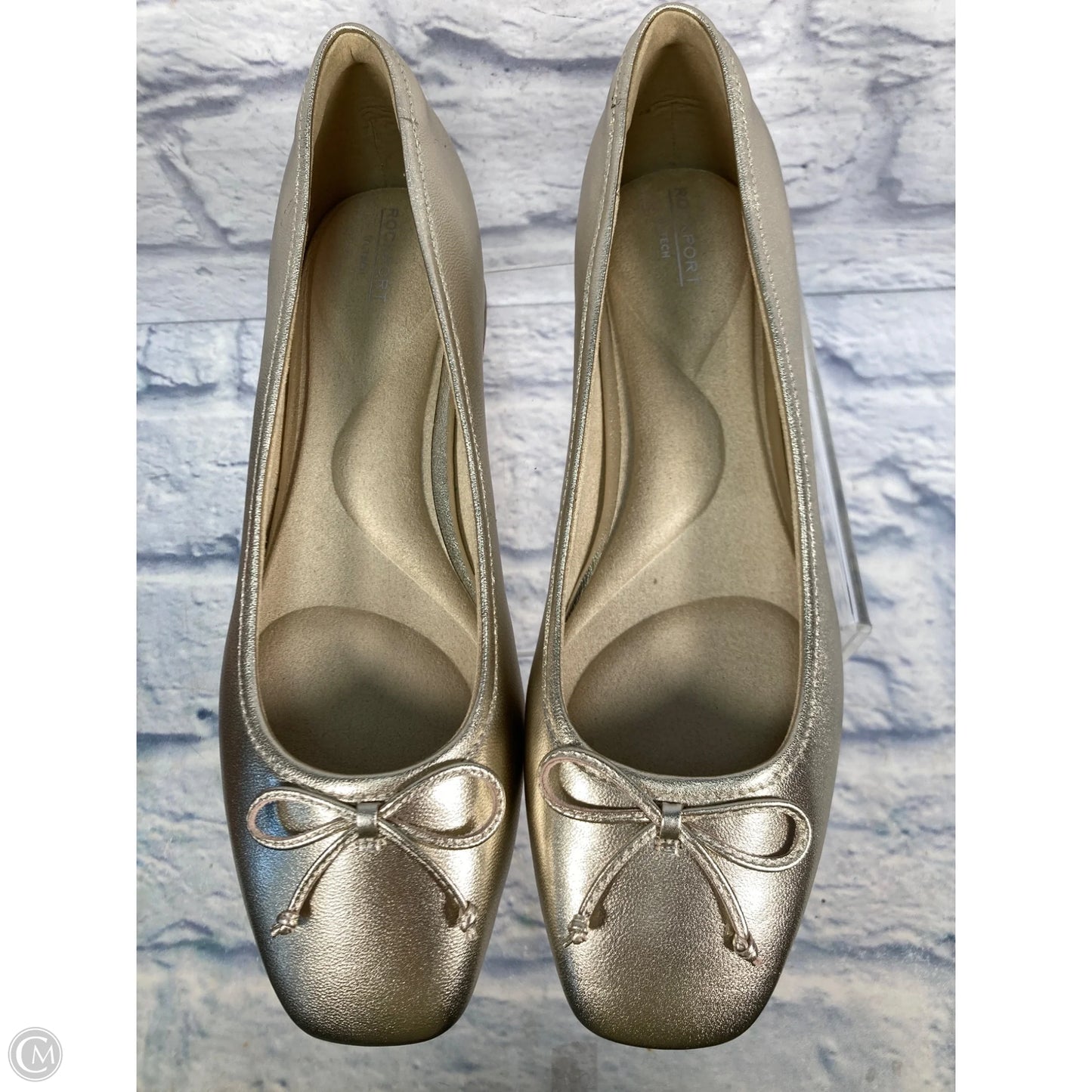 Shoes Flats By Rockport In Gold, Size: 9.5