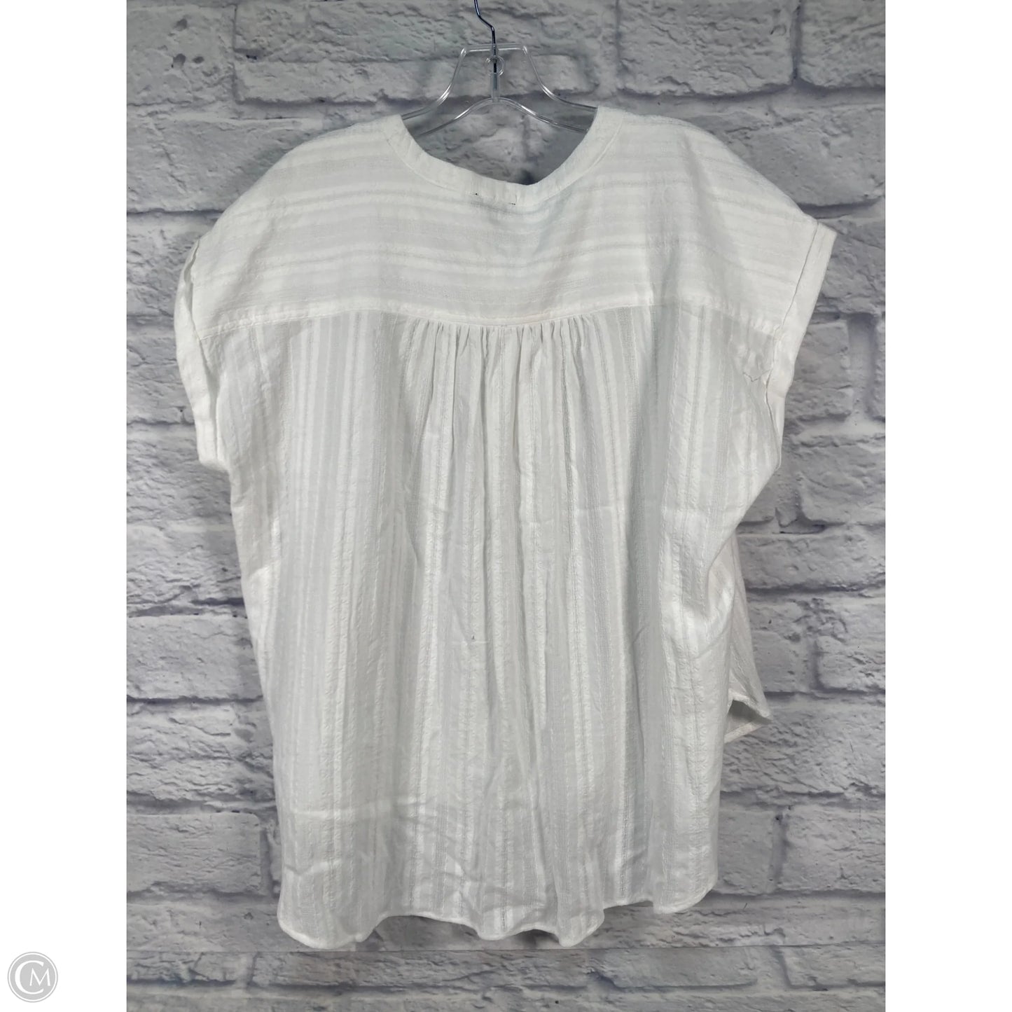 Top Short Sleeve By Splendid In White, Size: L