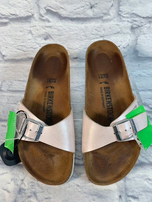 Sandals Designer By Birkenstock  Size: 7