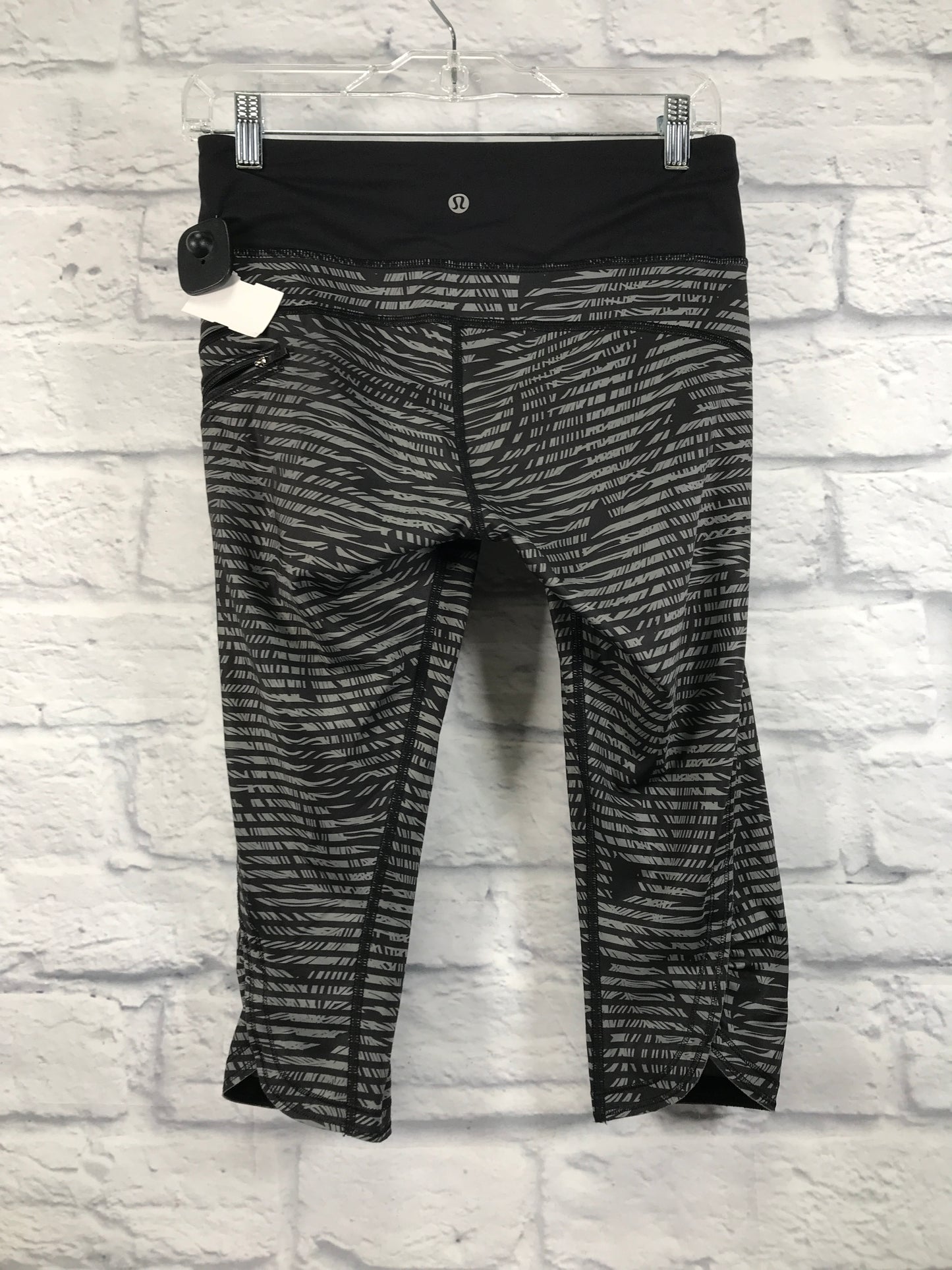 Black & Grey Athletic Capris Lululemon, Size S