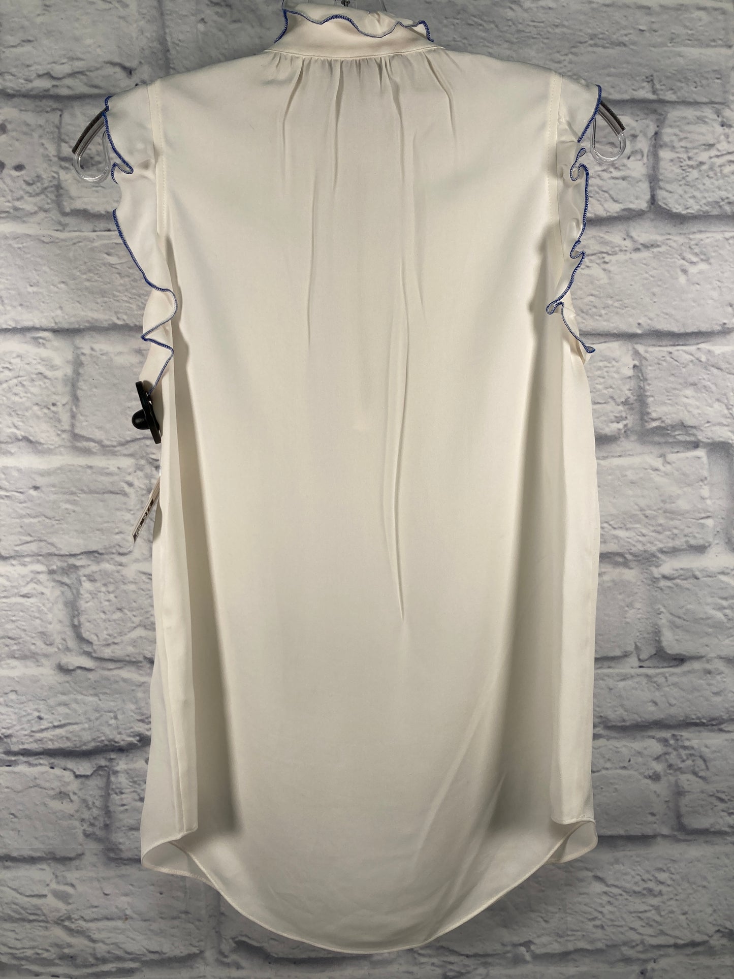 Top Sleeveless By Clothes Mentor In Cream, Size: M