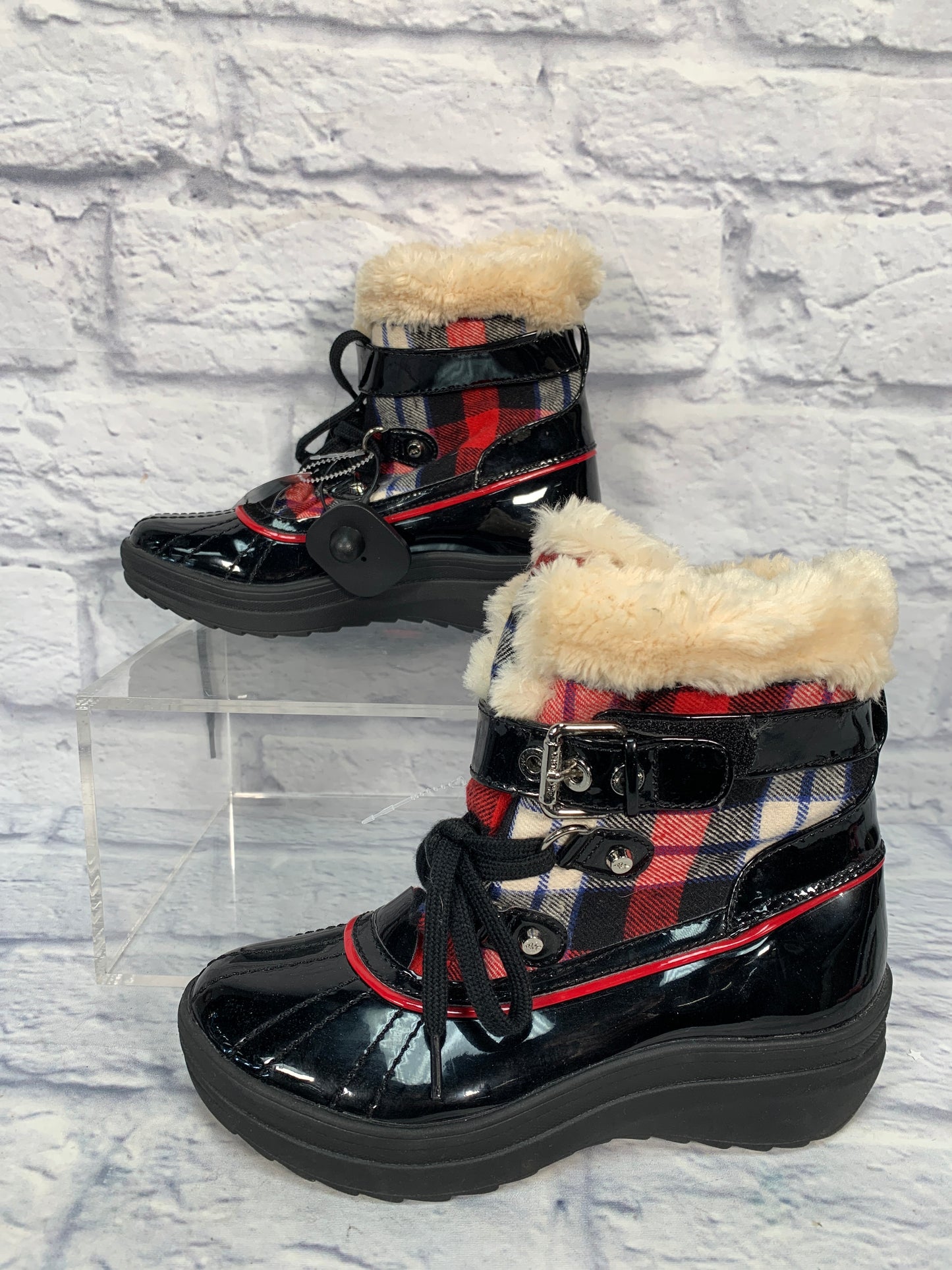 Boots Snow By Anne Klein In Black & Red, Size: 6