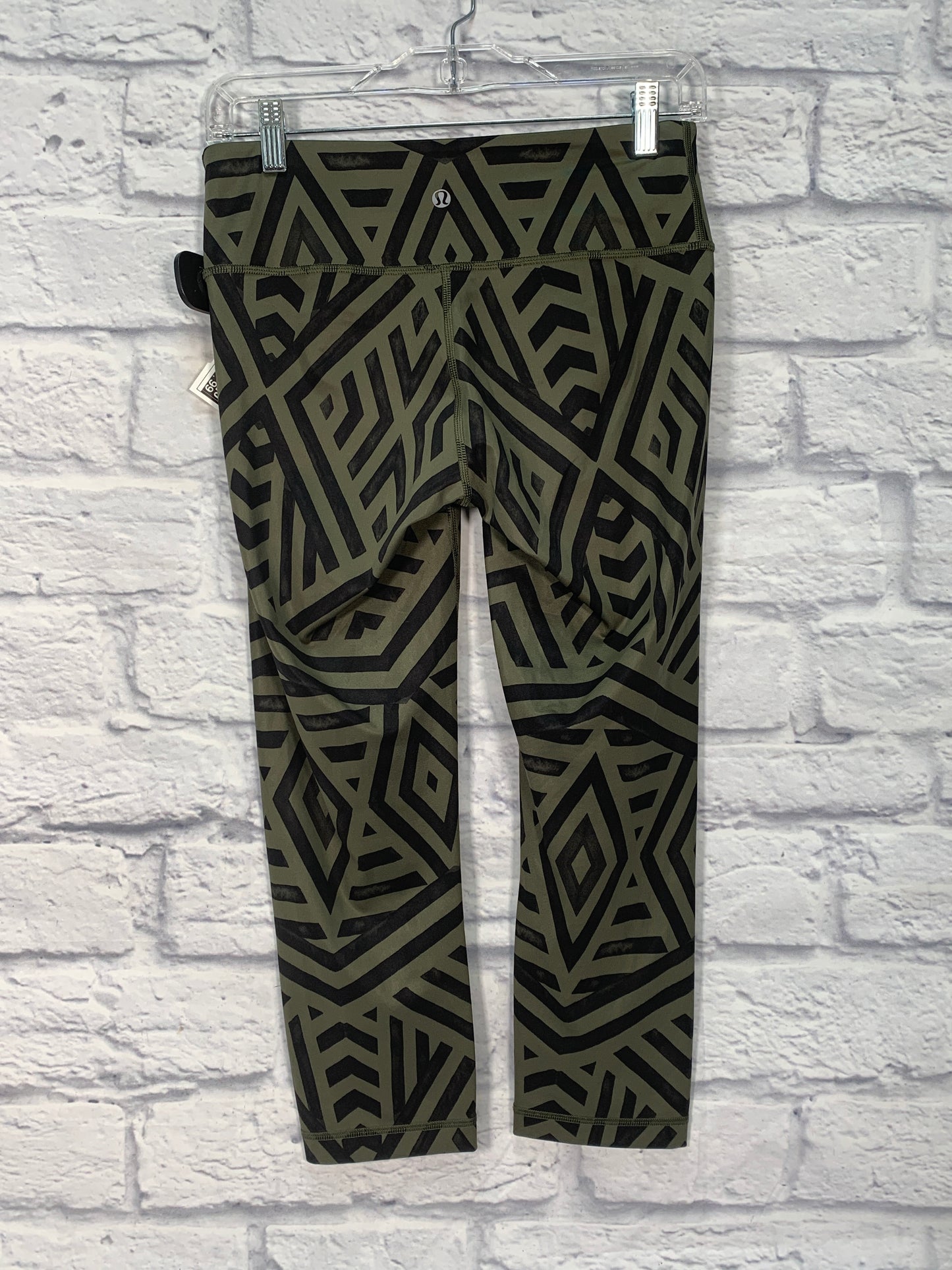 Athletic Capris By Lululemon In Black & Green, Size: S