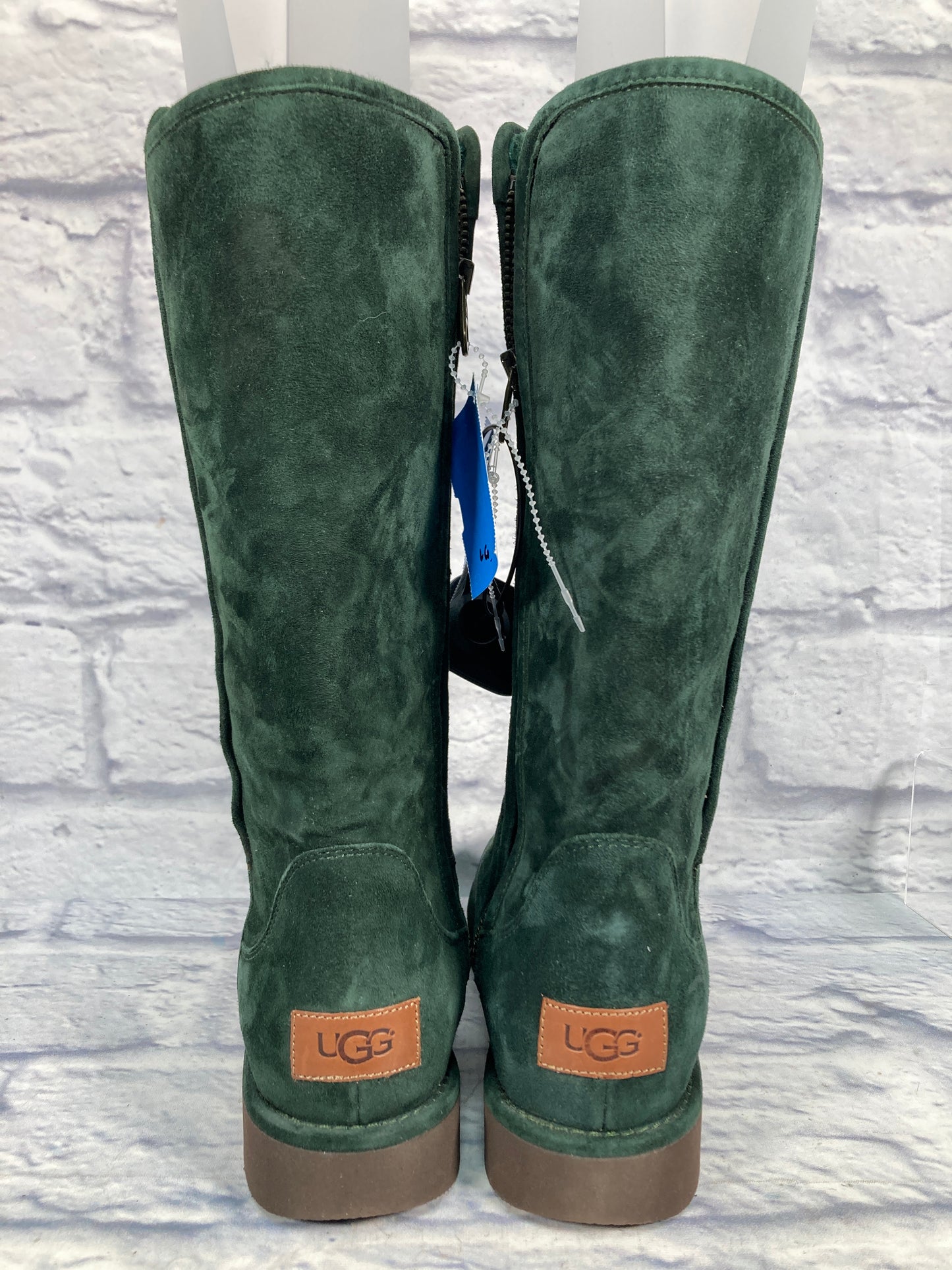 Boots Designer By Ugg In Green, Size: 7