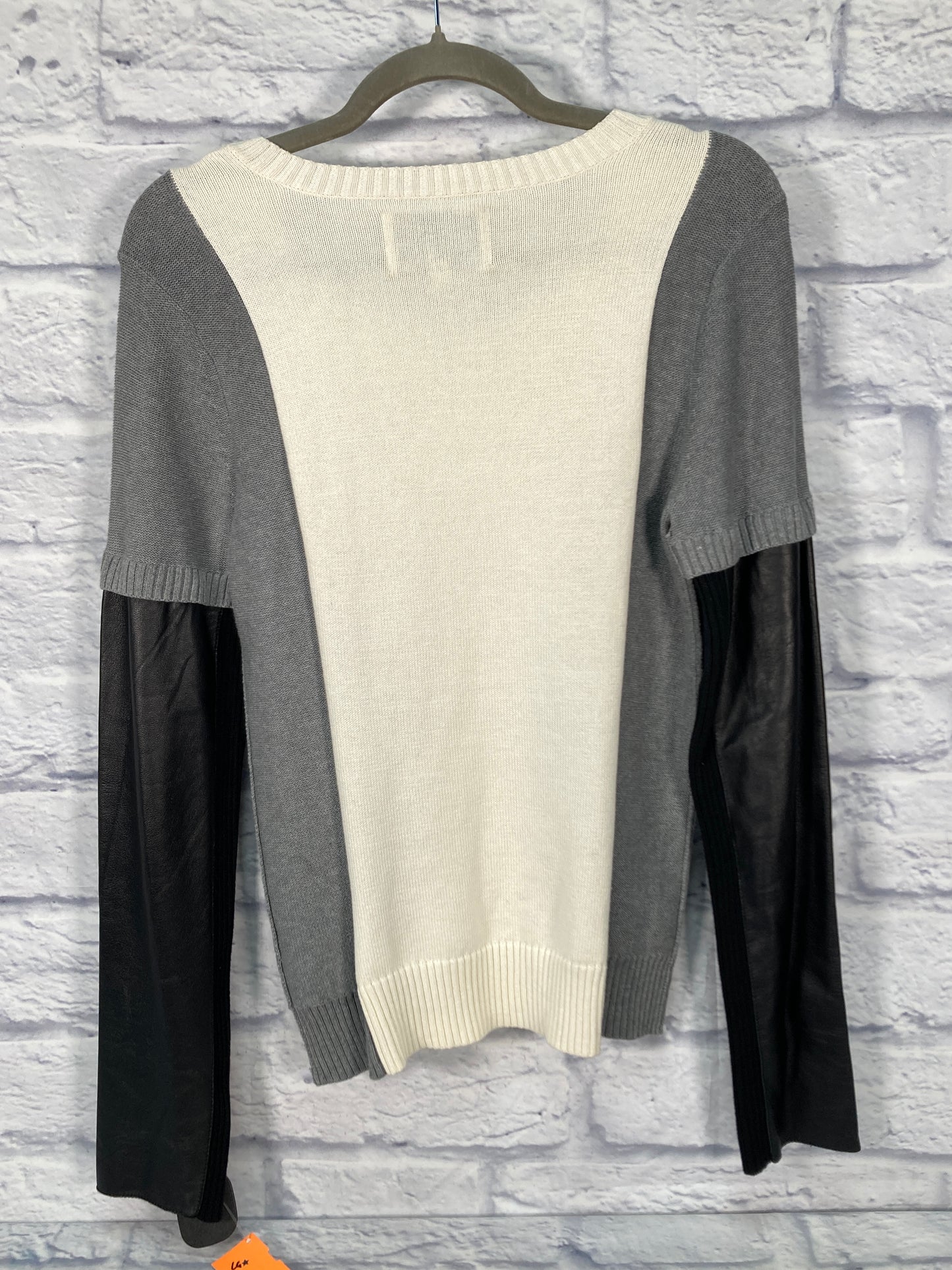 Sweater By Clothes Mentor In Black & Cream, Size: S