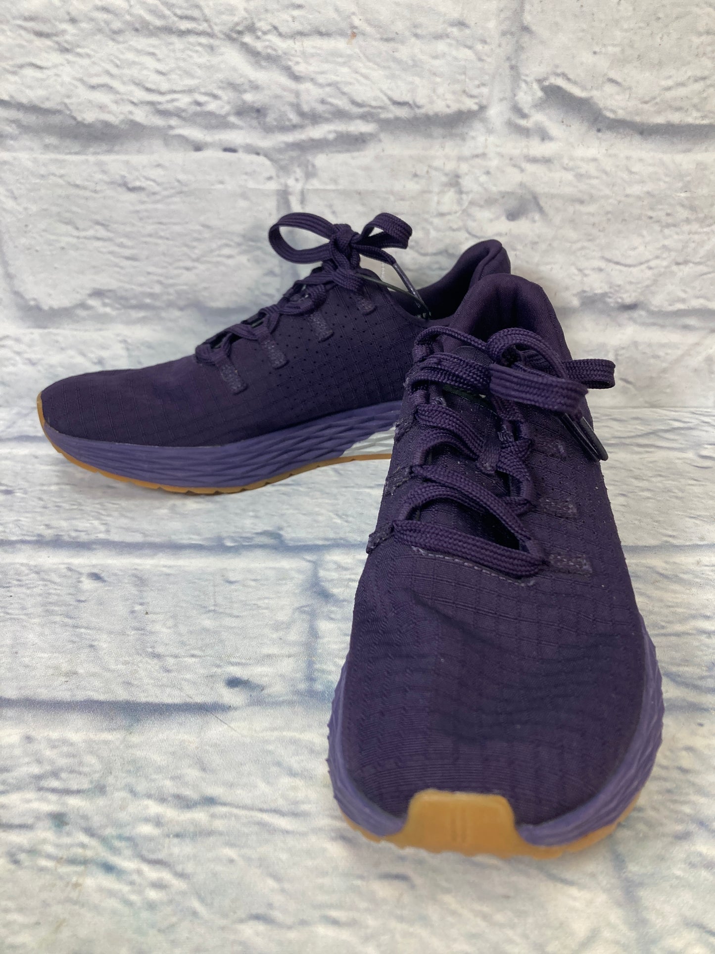 Shoes Athletic By Clothes Mentor In Purple, Size: 6.5