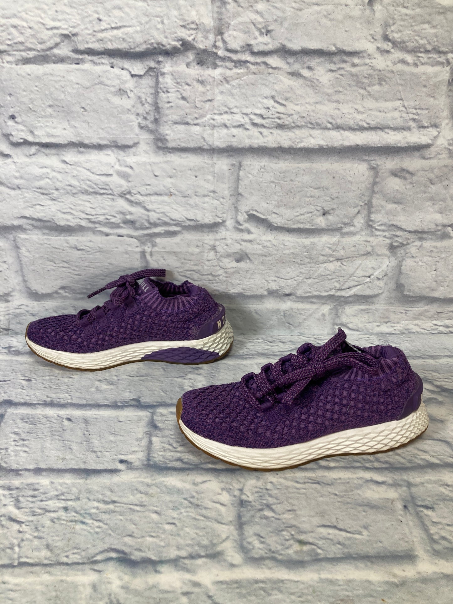 Shoes Athletic By Clothes Mentor In Purple, Size: 6.5