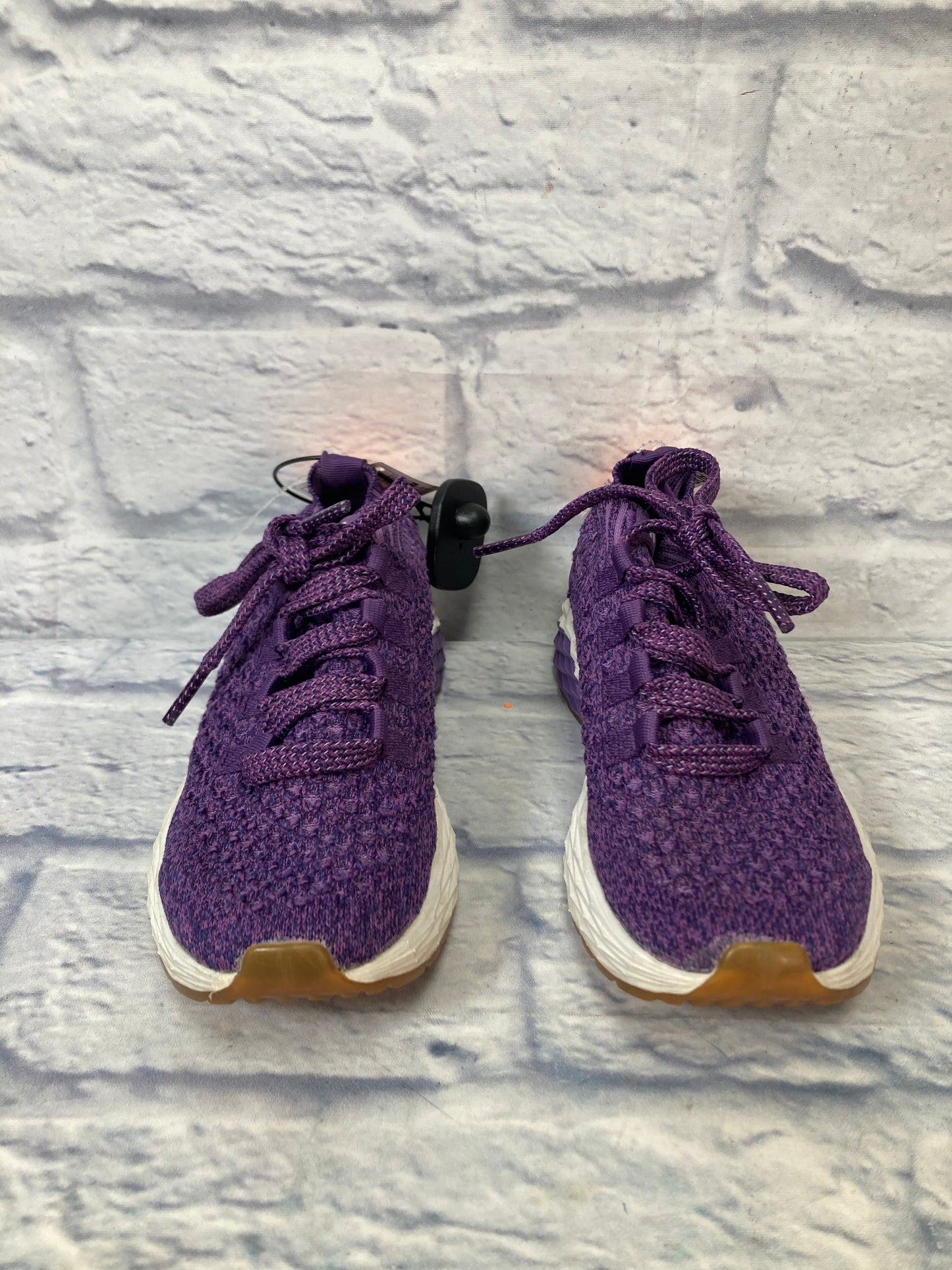 Shoes Athletic By Clothes Mentor In Purple, Size: 6.5