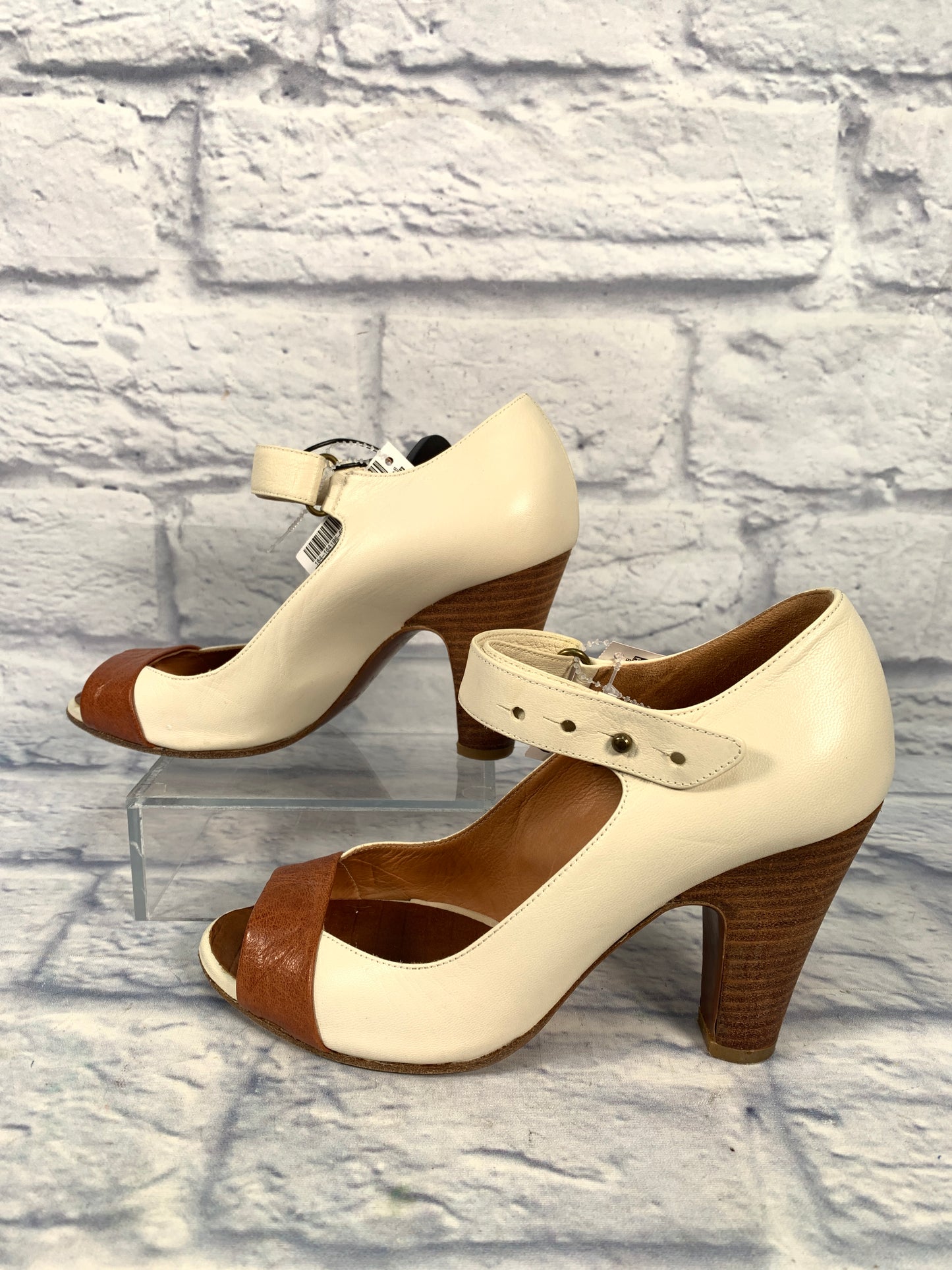 Shoes Heels Block By Clothes Mentor In Cream, Size: 7