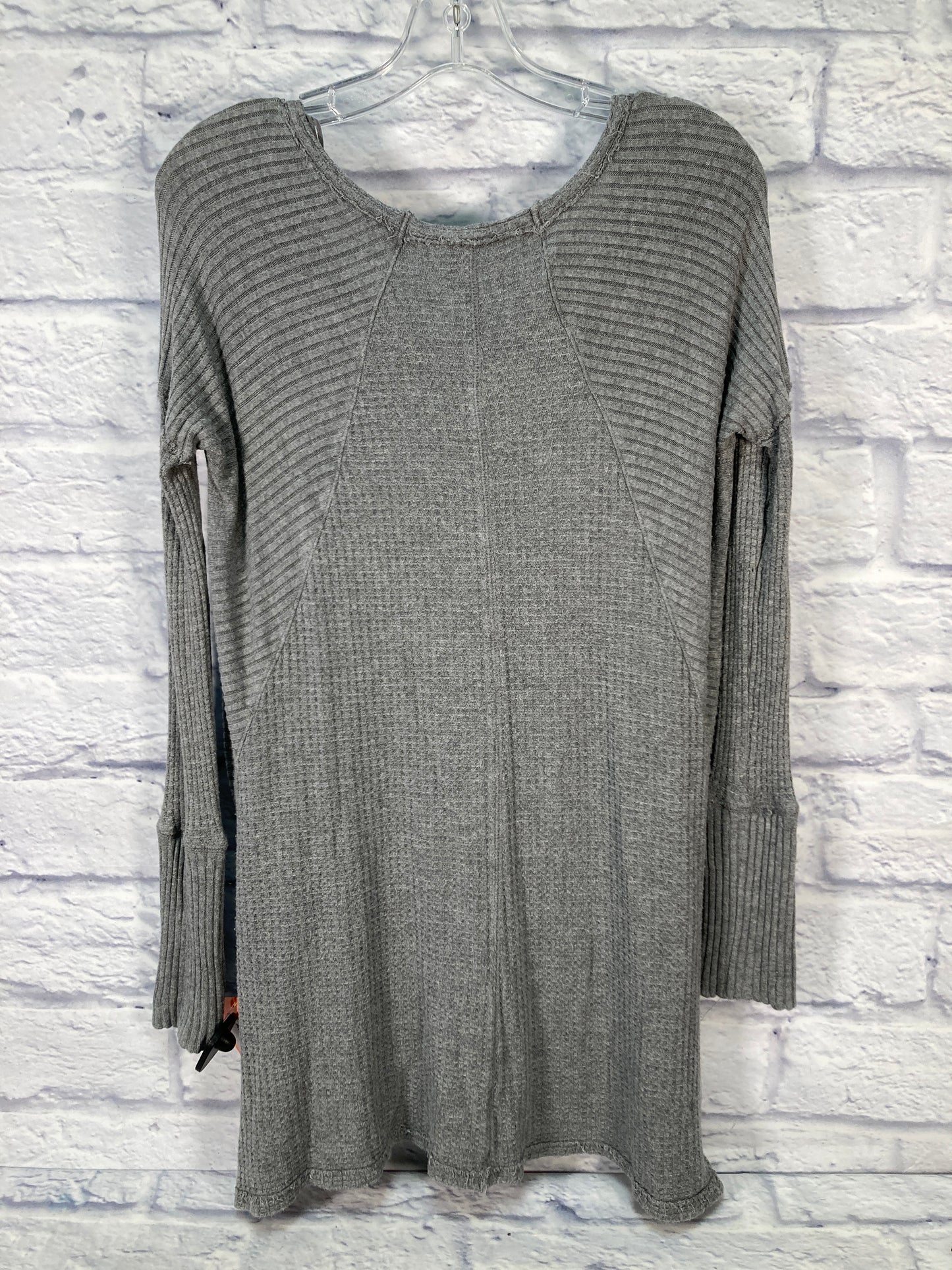 Top Long Sleeve By Free People In Grey, Size: S