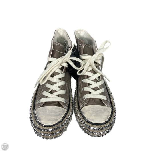 Shoes Sneakers By Clothes Mentor In Cream & Tan, Size: 8.5